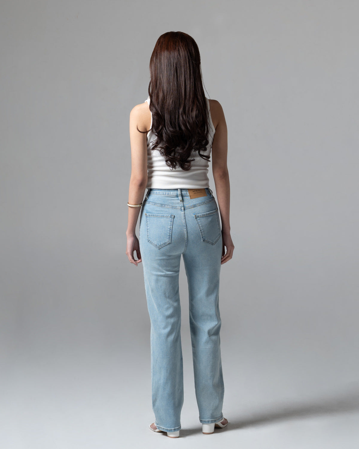 90's Straight Jeans Light Blue, regular size, tampak belakang