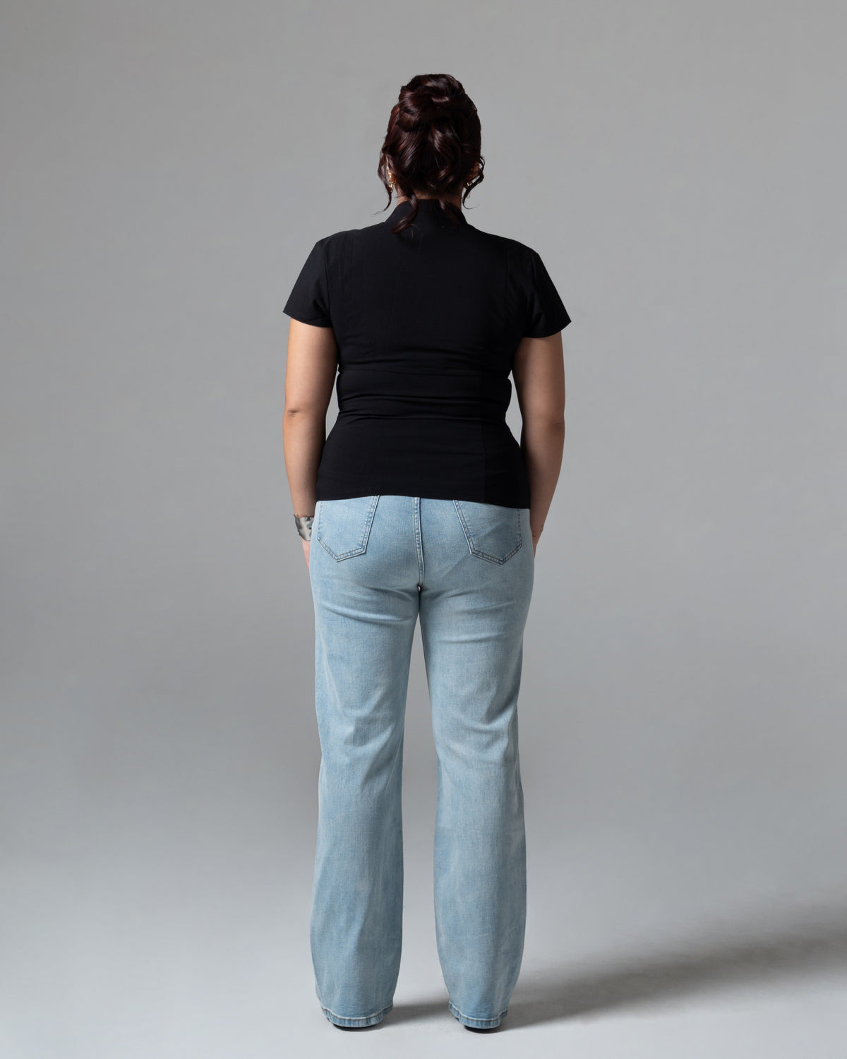 90's Straight Jeans Light Blue, mid size, tampak belakang