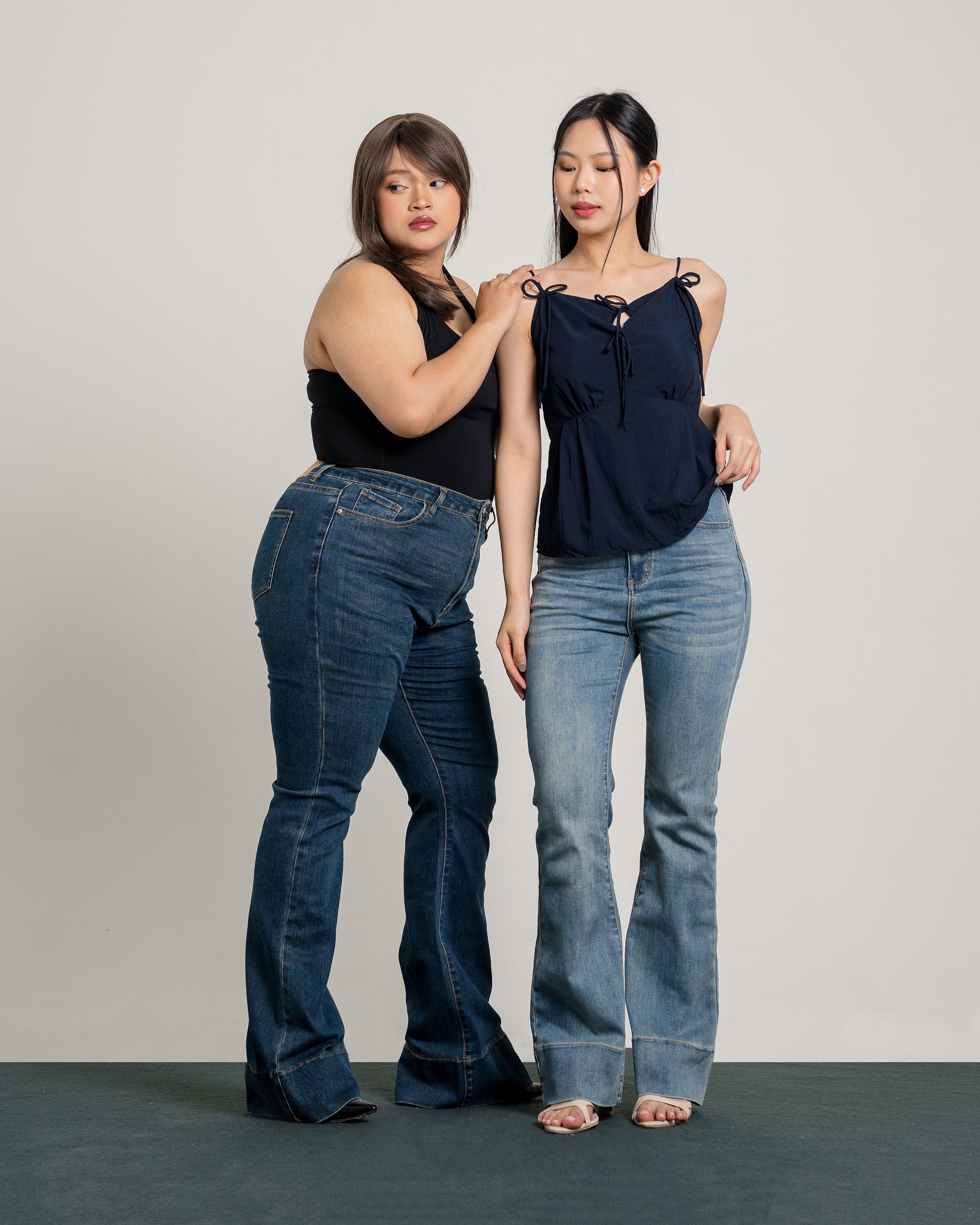 Ashley Flare Jeans in Dark Blue