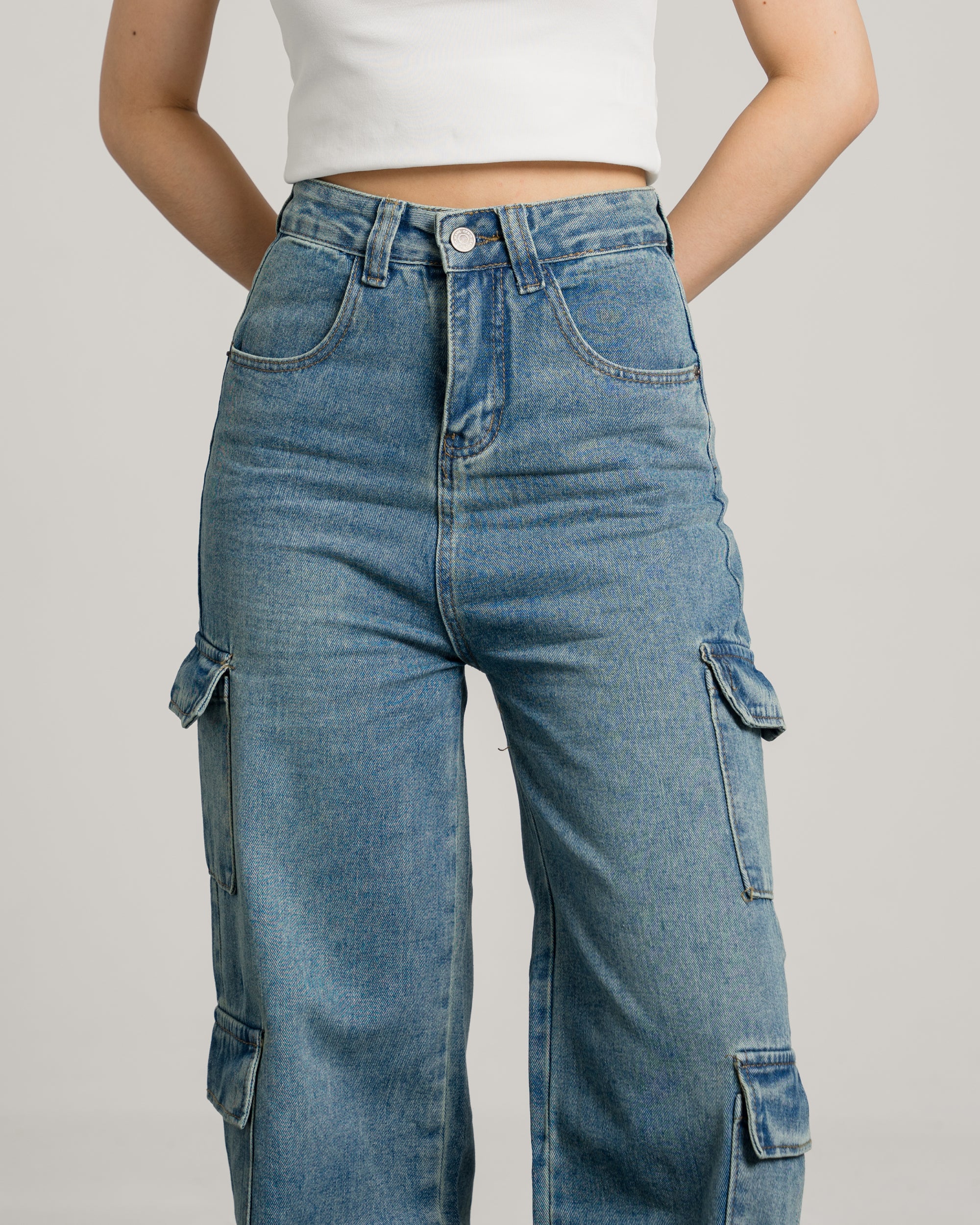 Jackson Highwaist Cargo Jeans in Light Blue