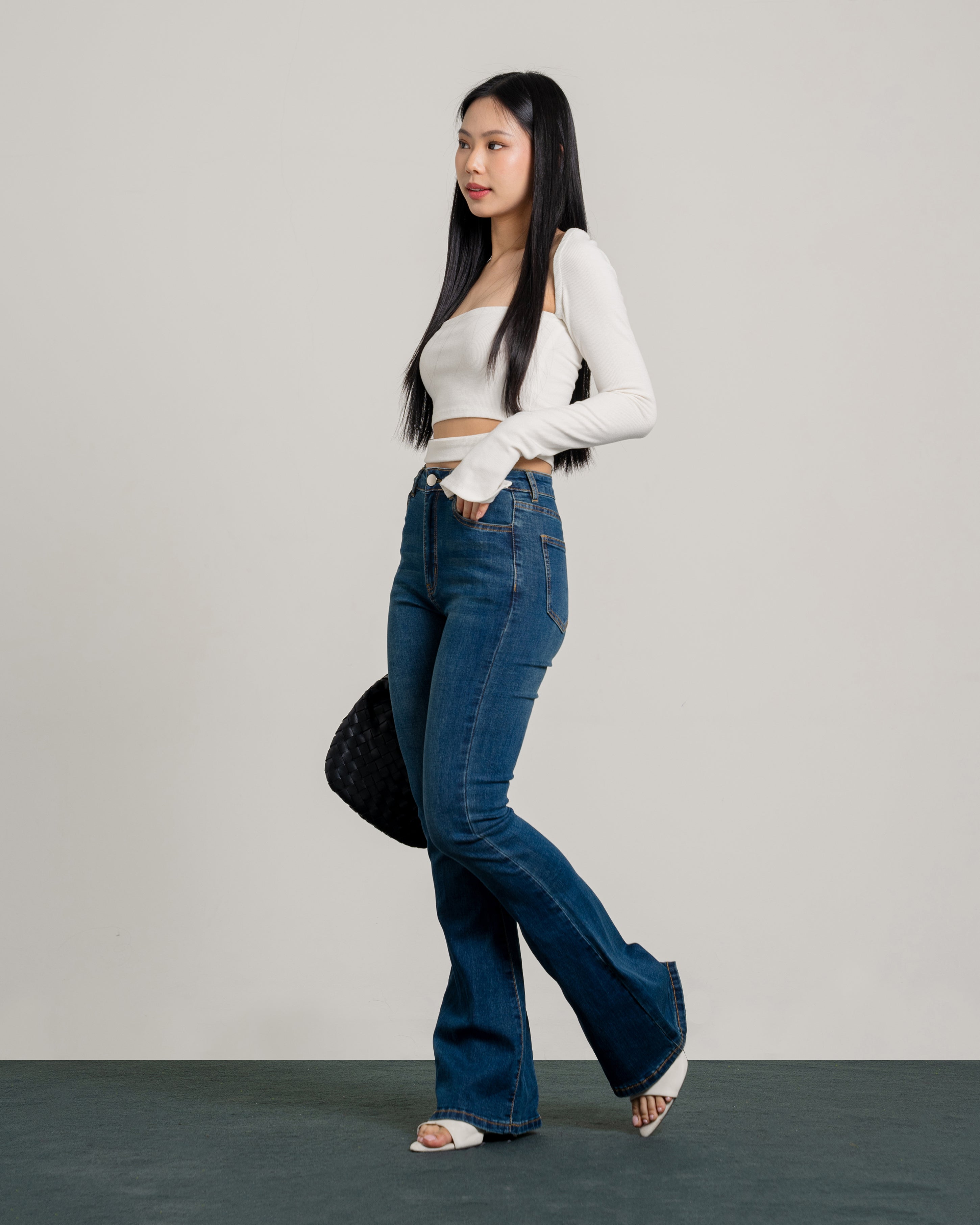 Kelly Flare Jeans in Dark Blue
