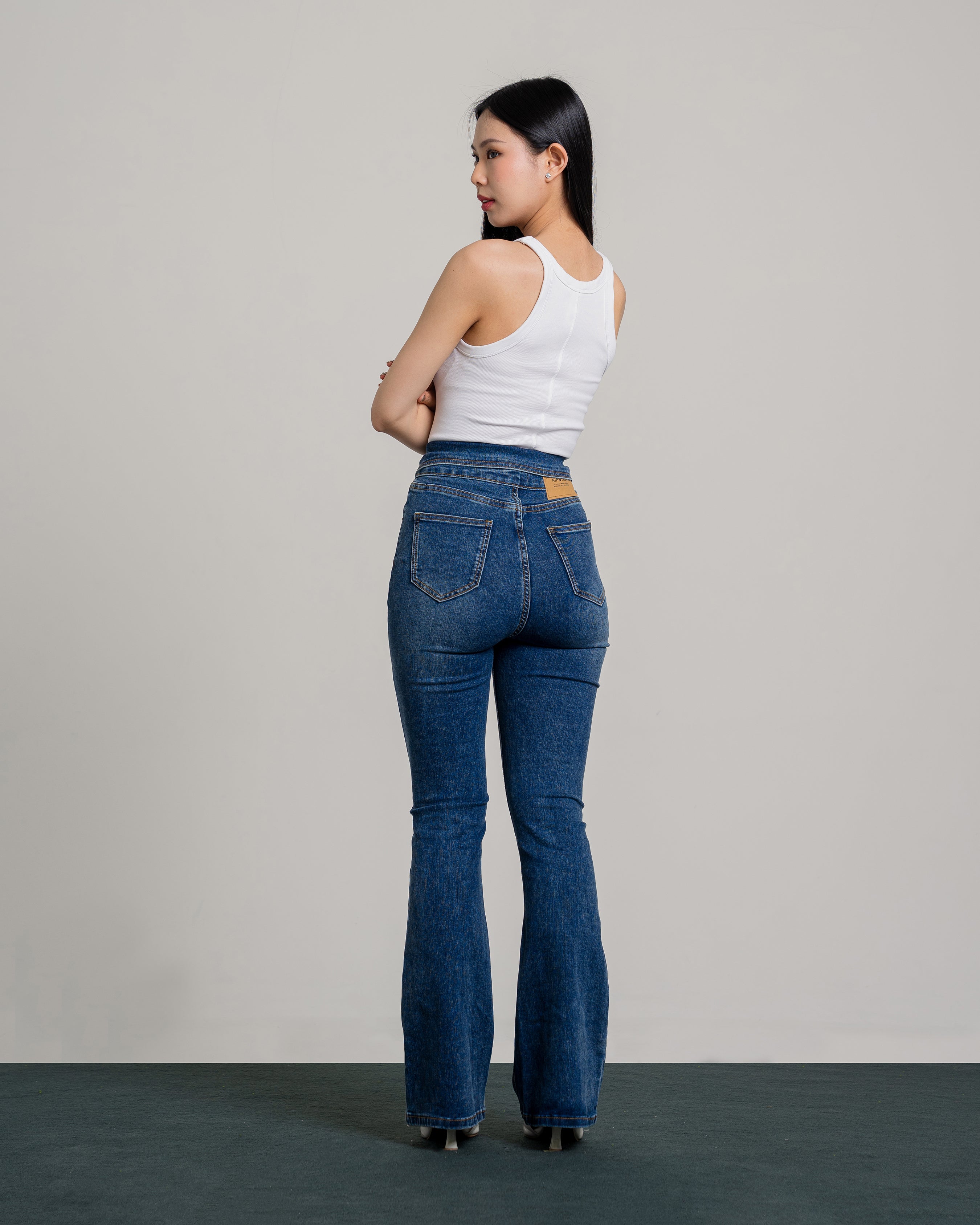 Vivienne Highwaist Cutbray Jeans in Dark Blue