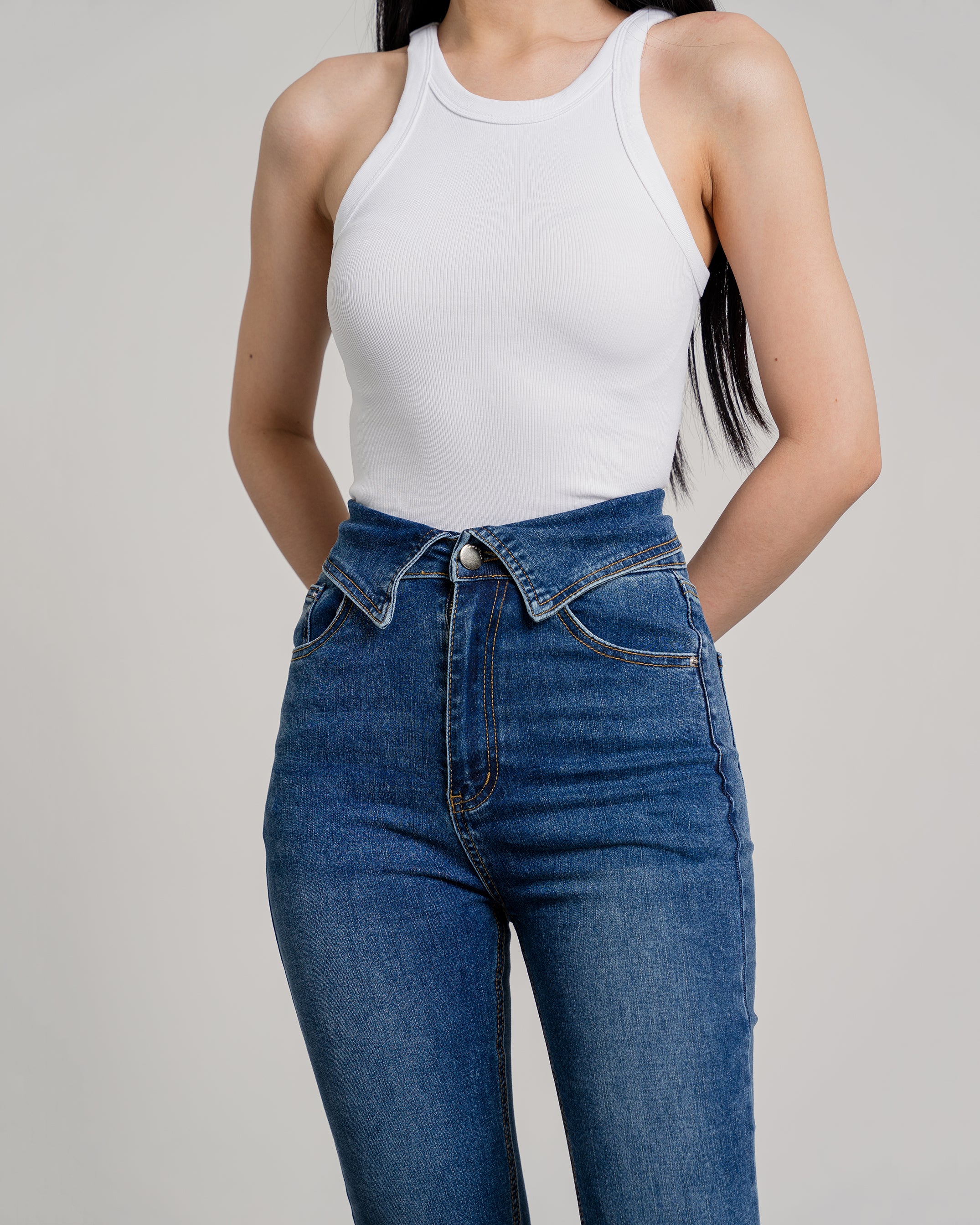 Vivienne Highwaist Cutbray Jeans in Dark Blue