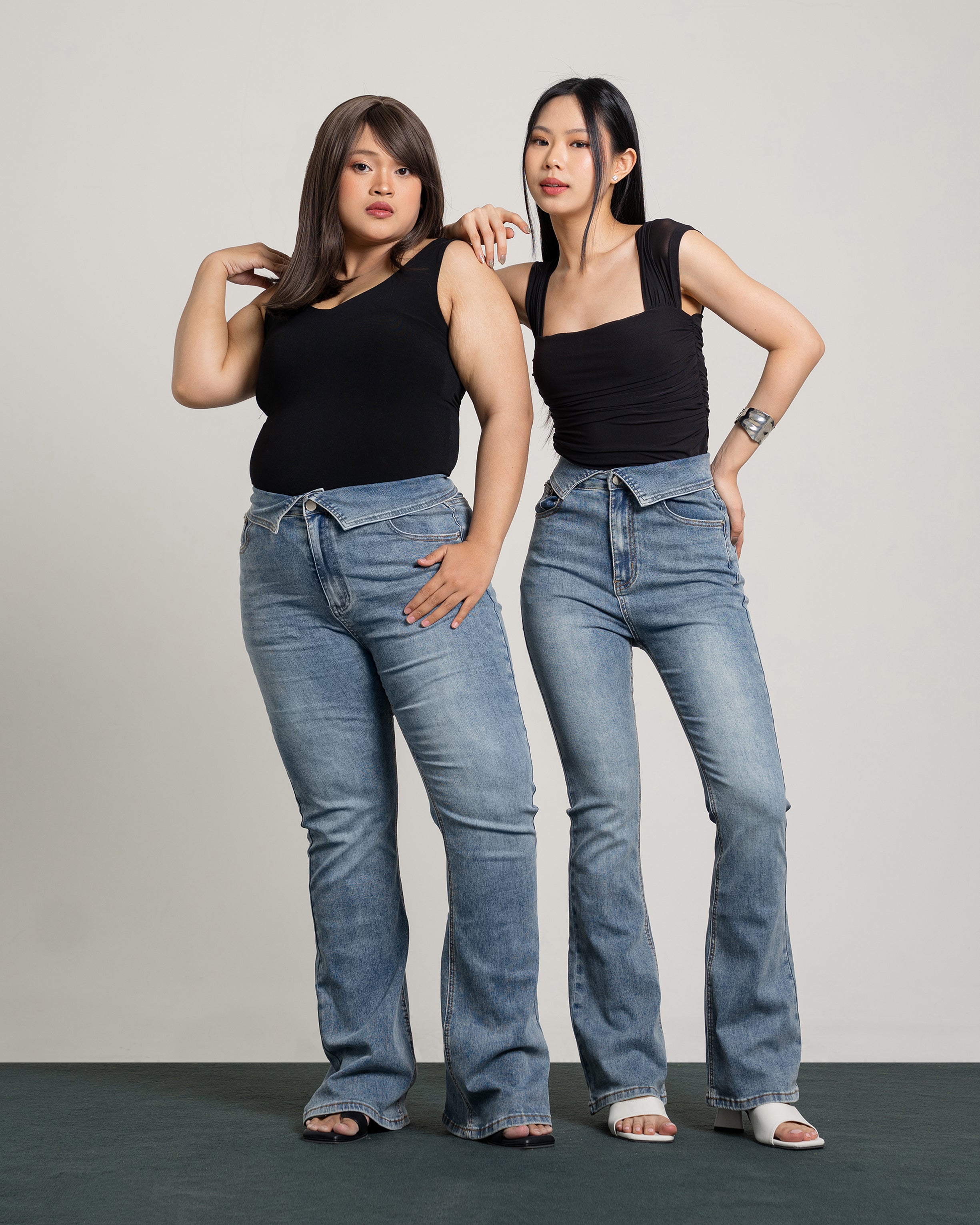 Vivienne Highwaist Cutbray Jeans in Dark Blue