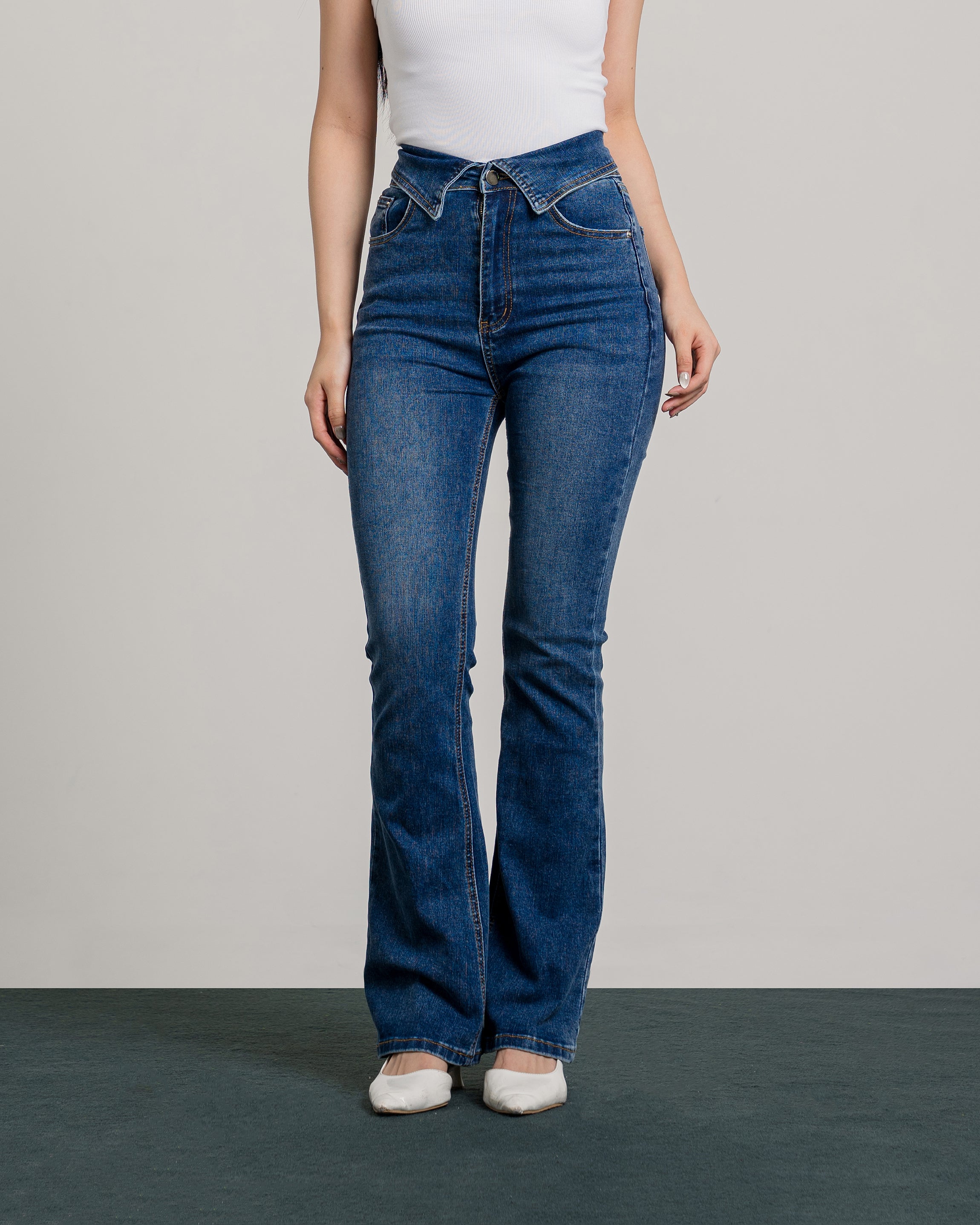 Vivienne Highwaist Cutbray Jeans in Dark Blue