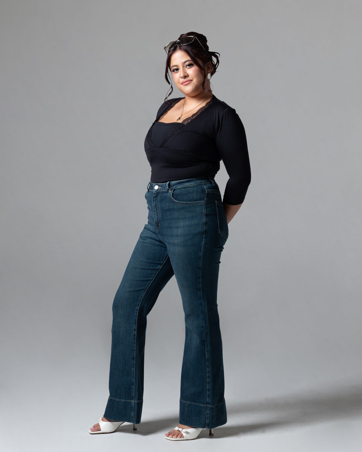 Ashley Flare Jeans Black Blue, mid size, tampak depan
