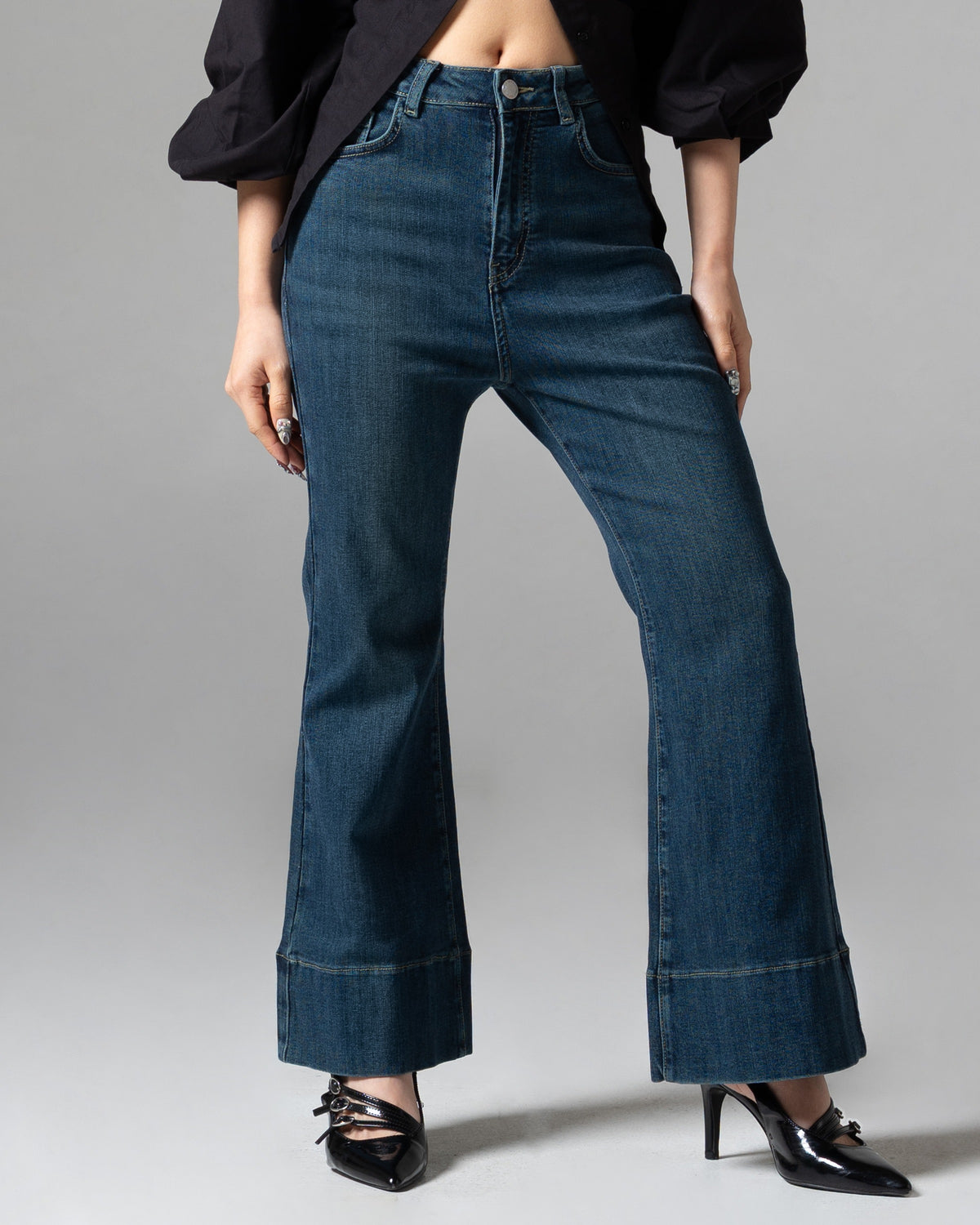 Ashley Flare Jeans Petite Black Blue, detail depan