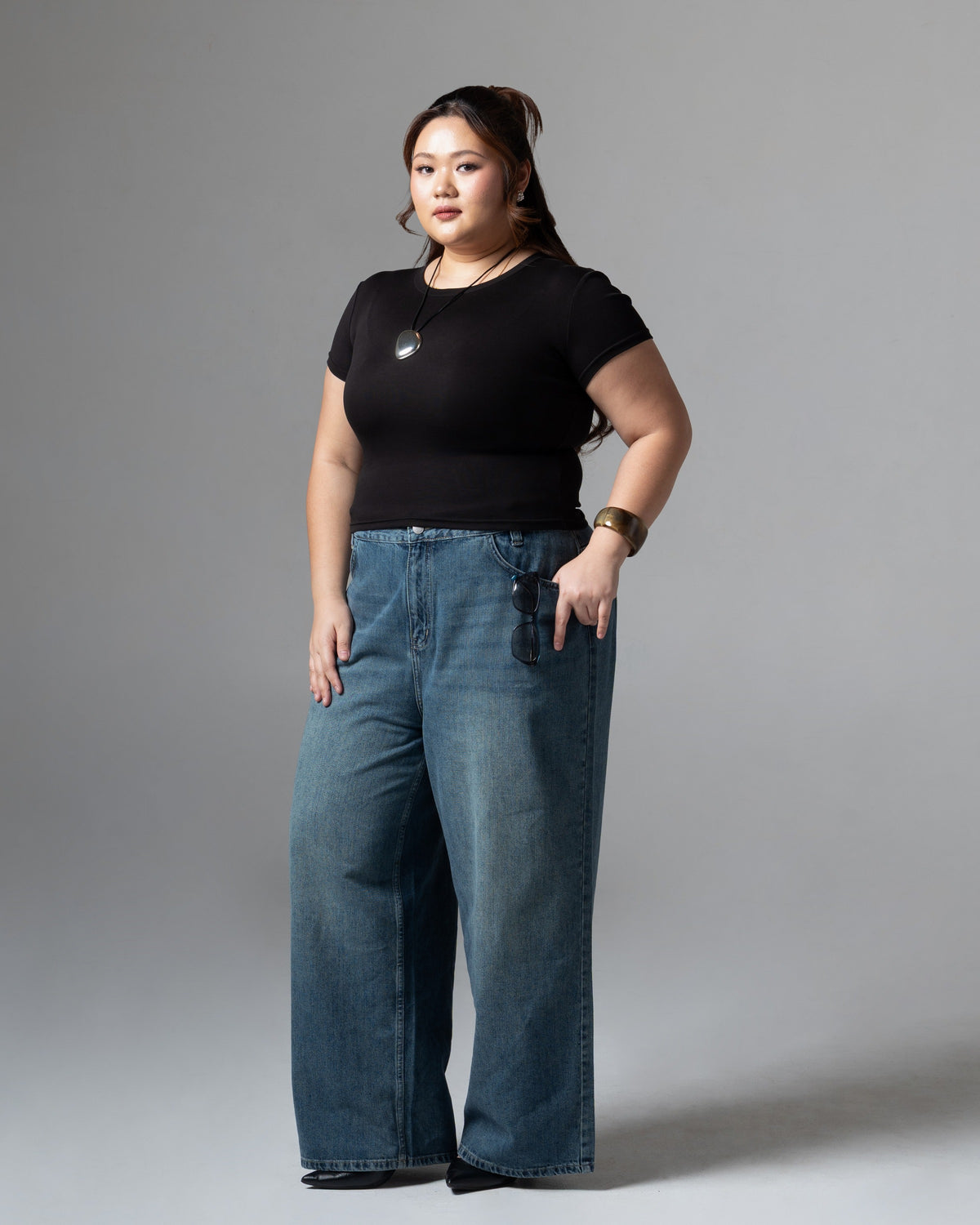 Avery Top Black, big size, tampak depan