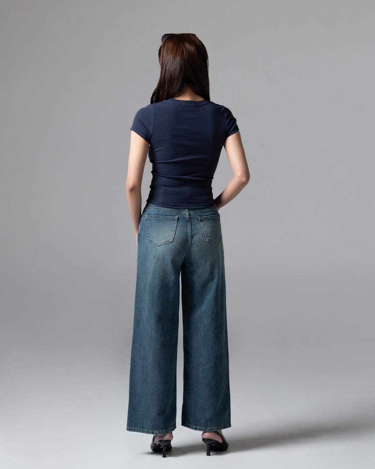 Avery Top Navy, regular size, tampak belakang