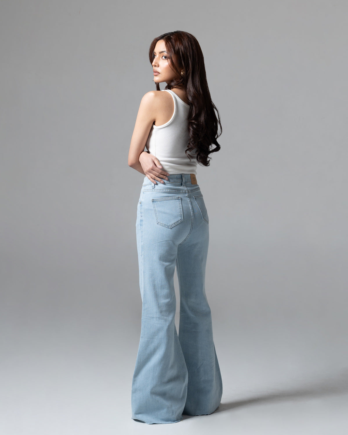 Blair Cutbray Jeans Light Blue, regular size, tampak belakang