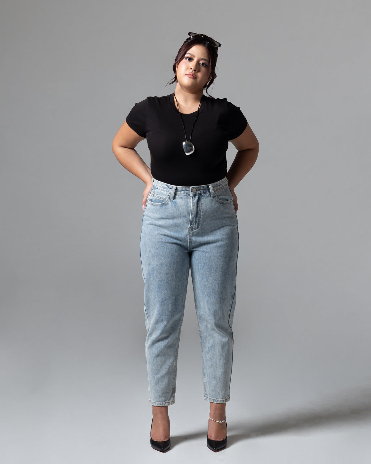 Boston Mom Jeans Light Blue, mid size, tampak depan