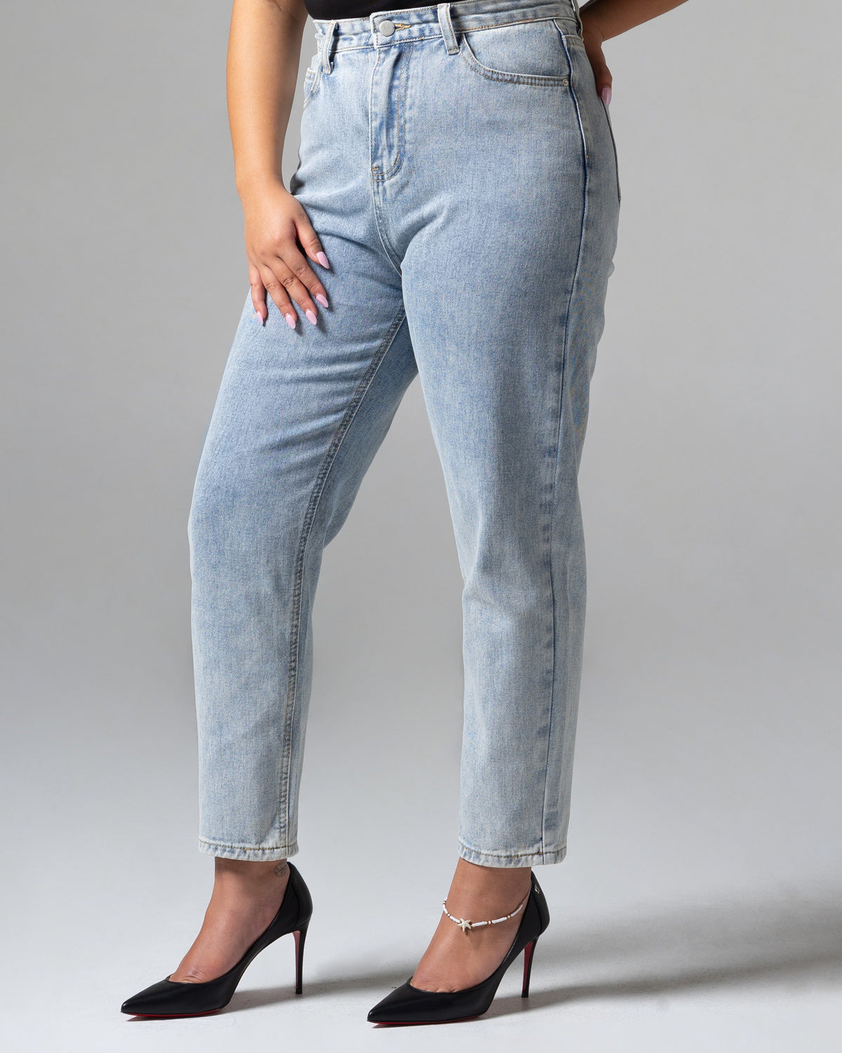 Boston Mom Jeans Light Blue, mid size, detail depan