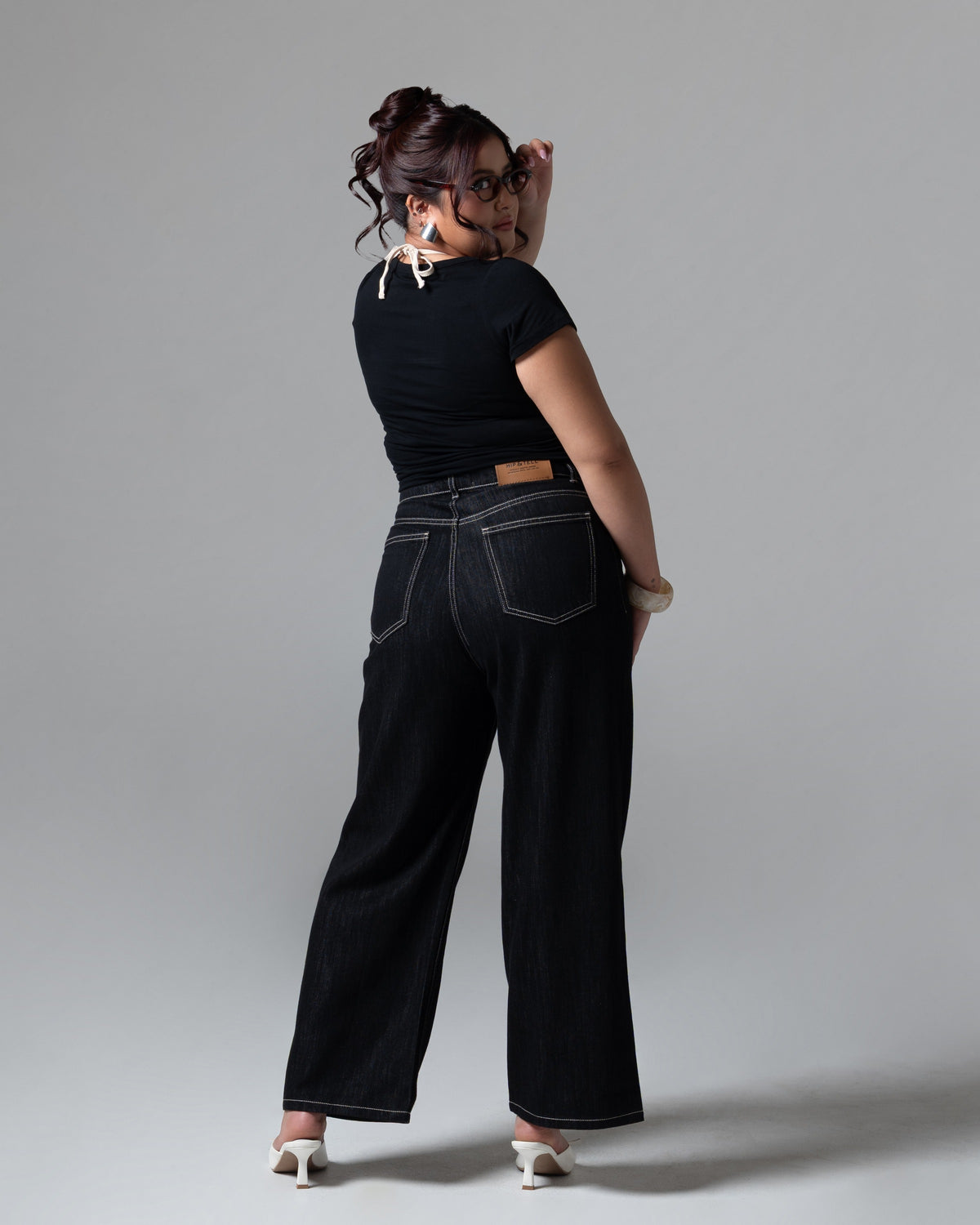 Cerise Straight Baggy Jeans, mid size, tampak belakang