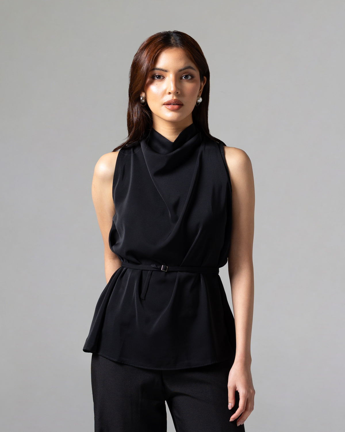 Clyde Top Black, regular size, detail depan