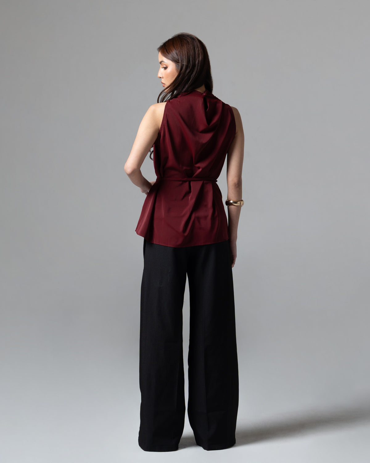 Clyde Top Maroon, regular size, tampak belakang