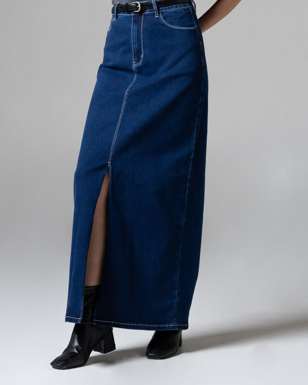 Dale Long Skirt, detail depan