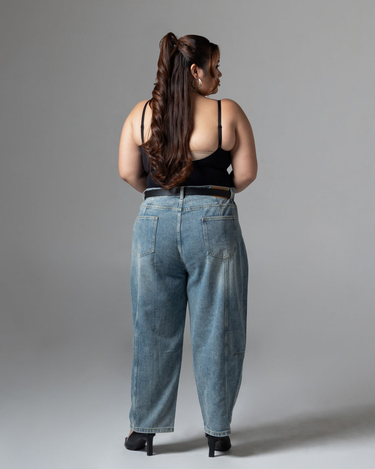 Daryl Barrel Jeans, big size, tampak belakang