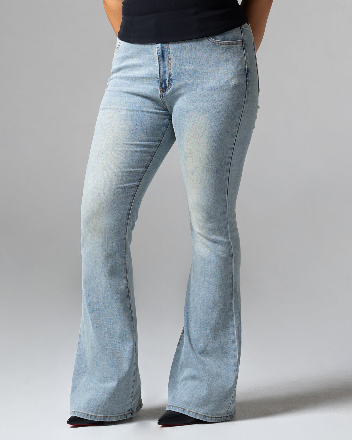 Kelly Flare Jeans Light Blue, mid size, detail depan