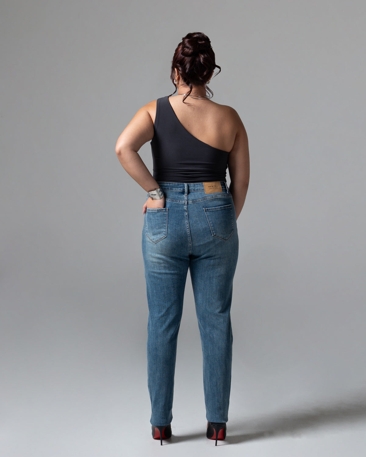 Khiel Skinny Jeans, mid size, tampak belakang