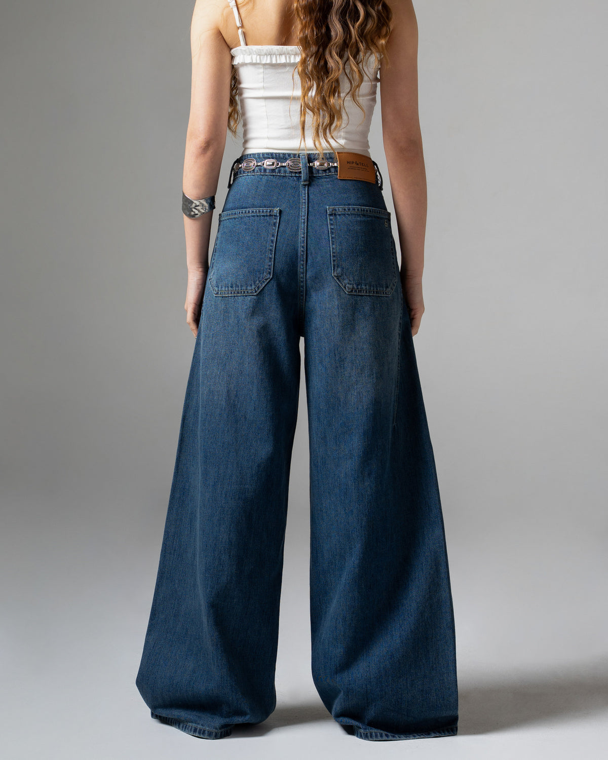 Real Wideleg Jeans Dark Blue, detail belakang