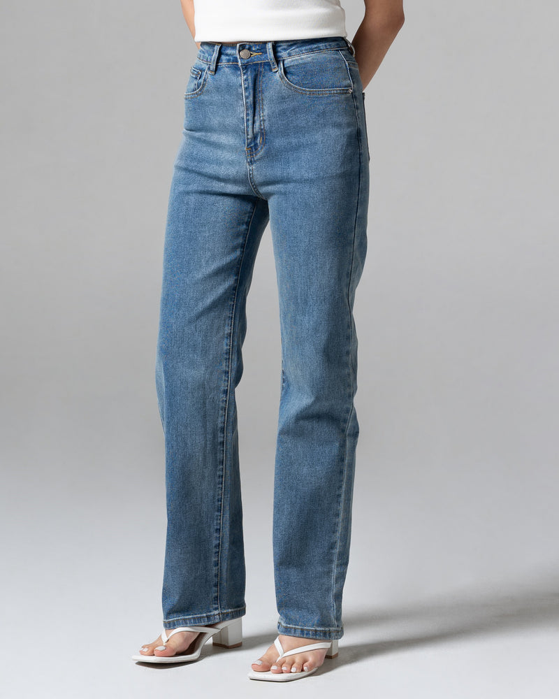 90's Straight Jeans