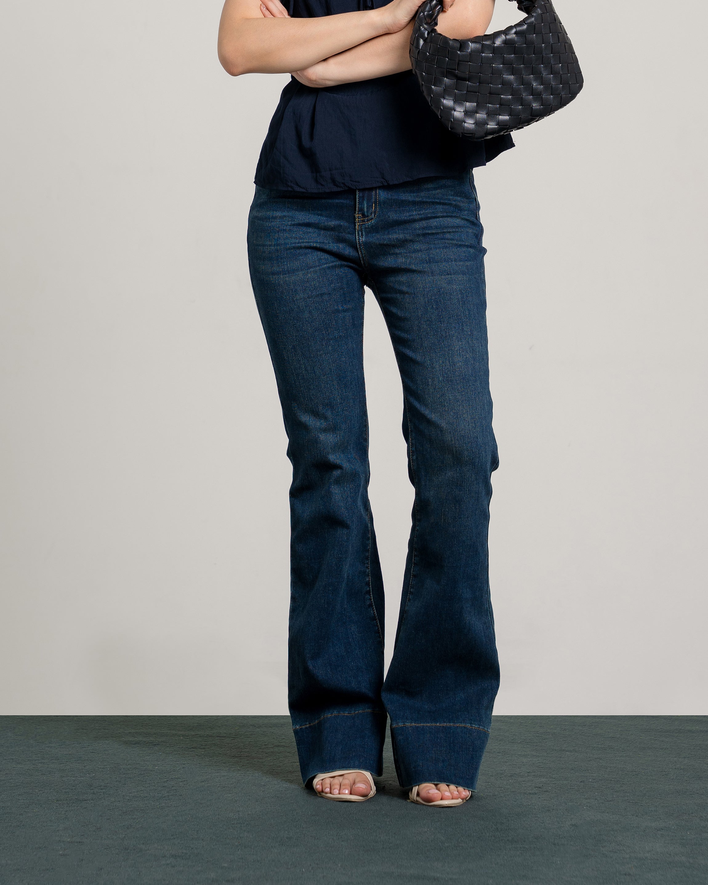 Ashley Flare Jeans in Black Blue