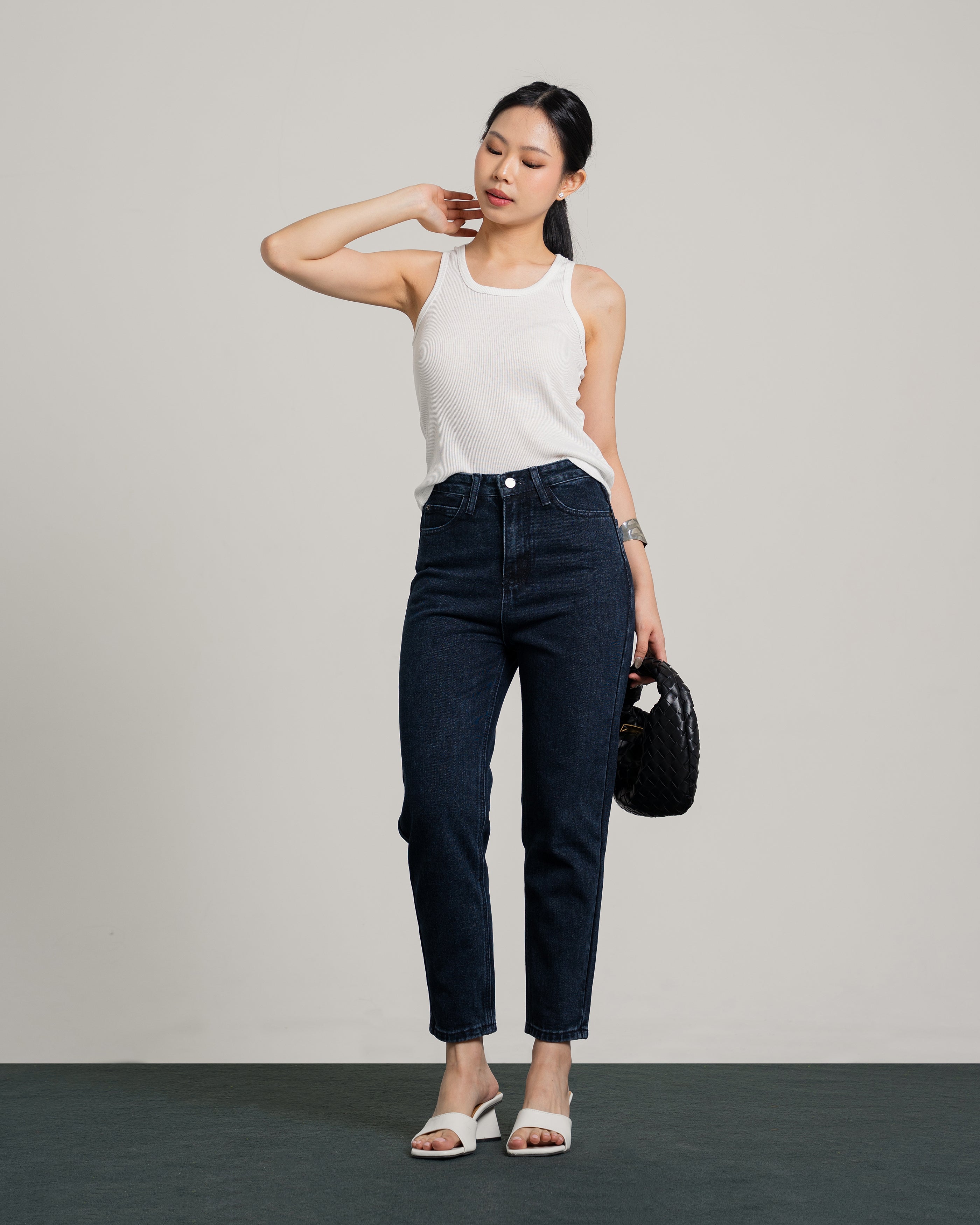 Boston Highwaist Mom Jeans in Blackblue