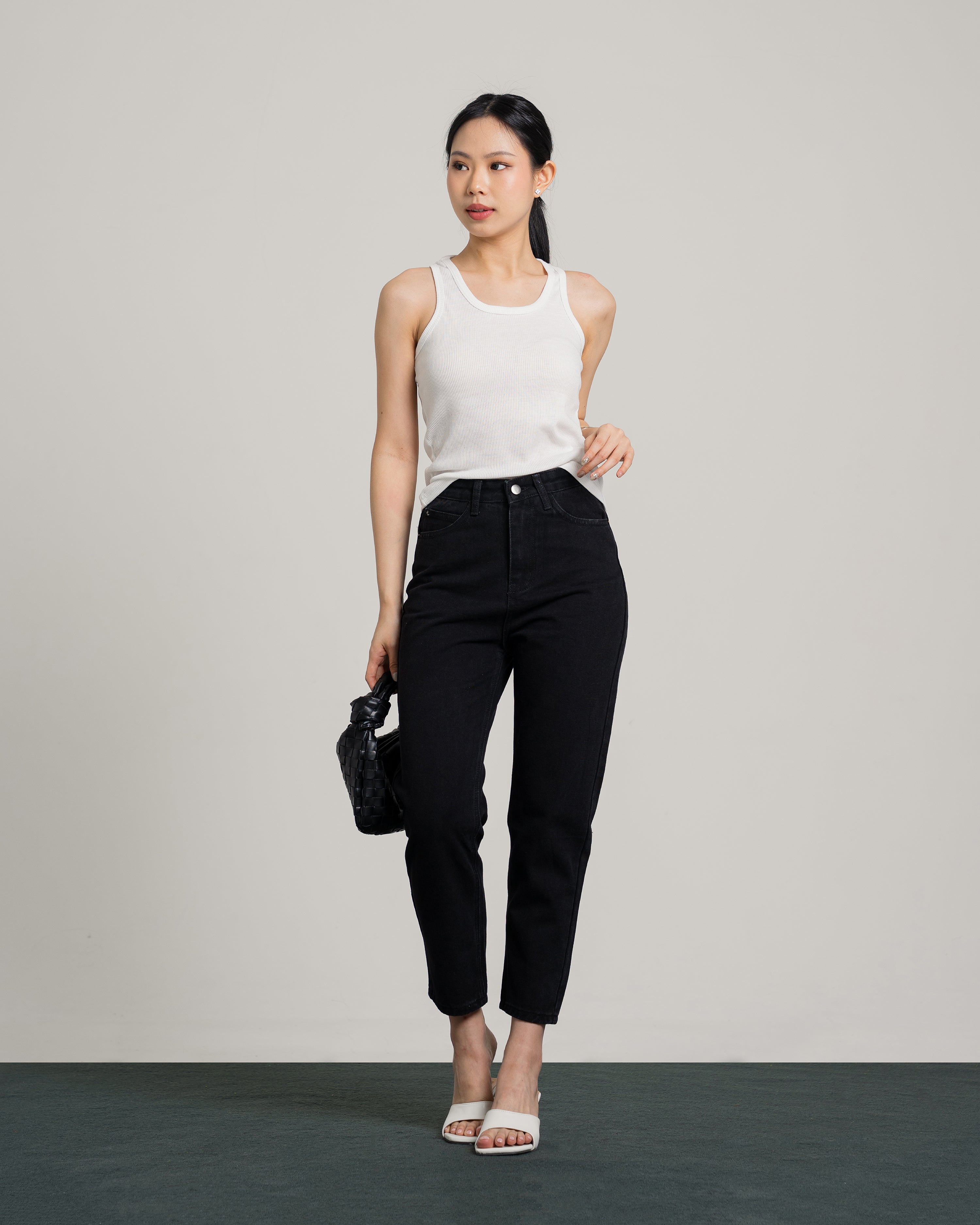 Boston Highwaist Mom Jeans in Black