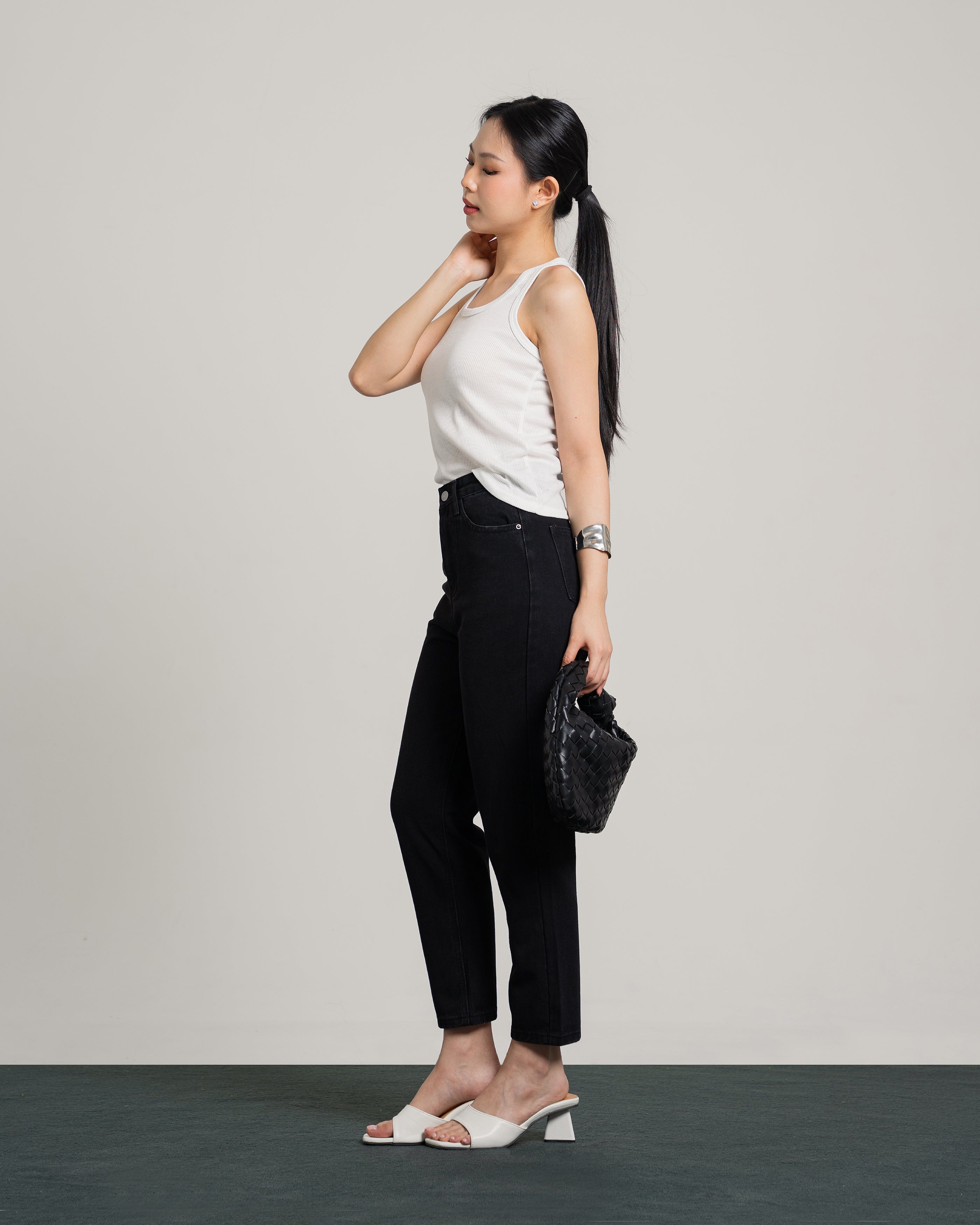 Boston Highwaist Mom Jeans in Black