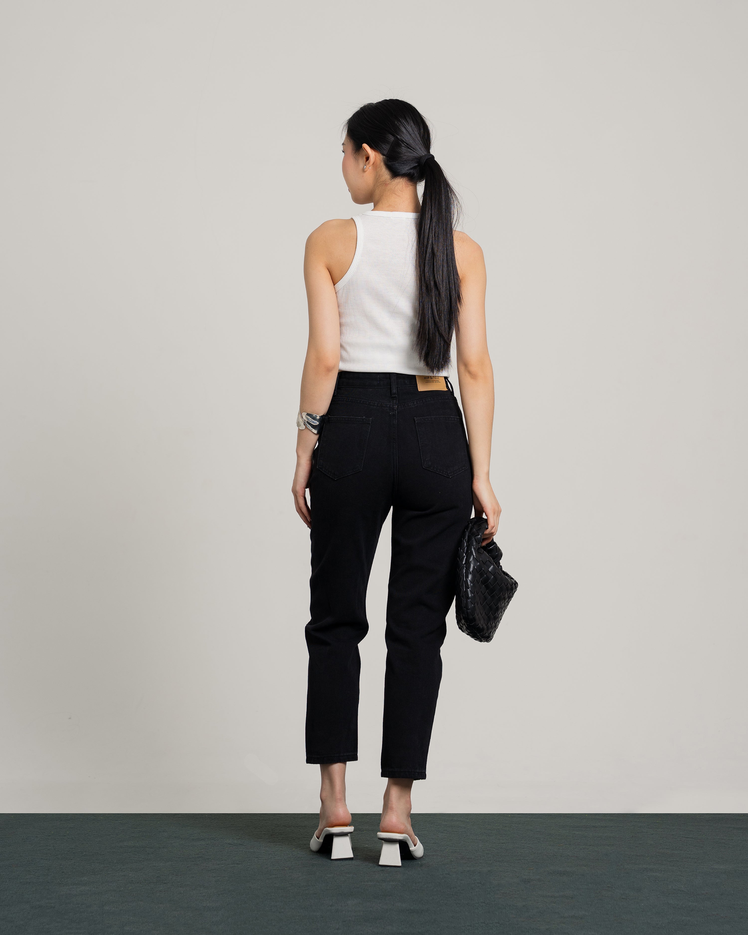 Boston Highwaist Mom Jeans in Black