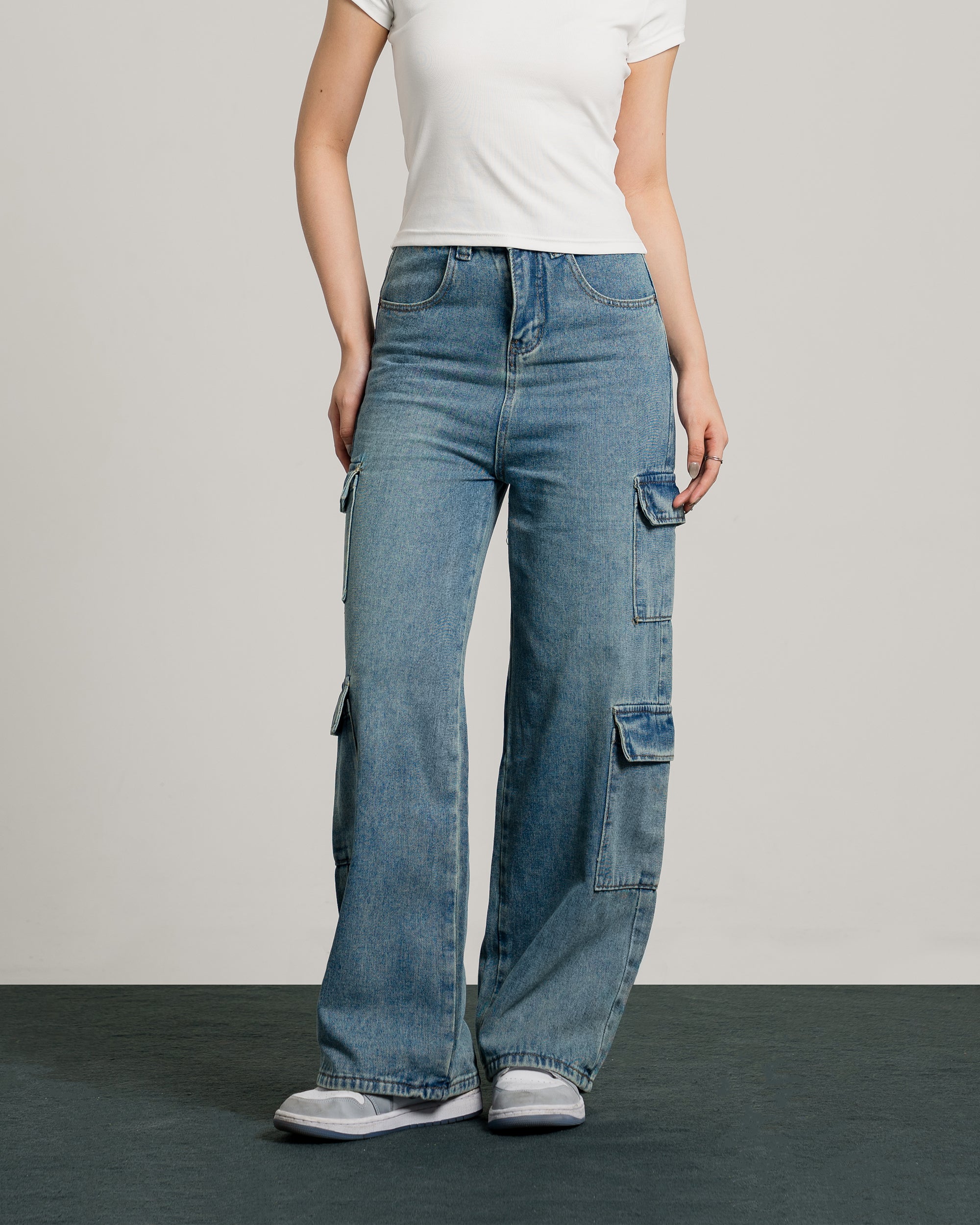 Jackson Highwaist Cargo Jeans in  Light Blue