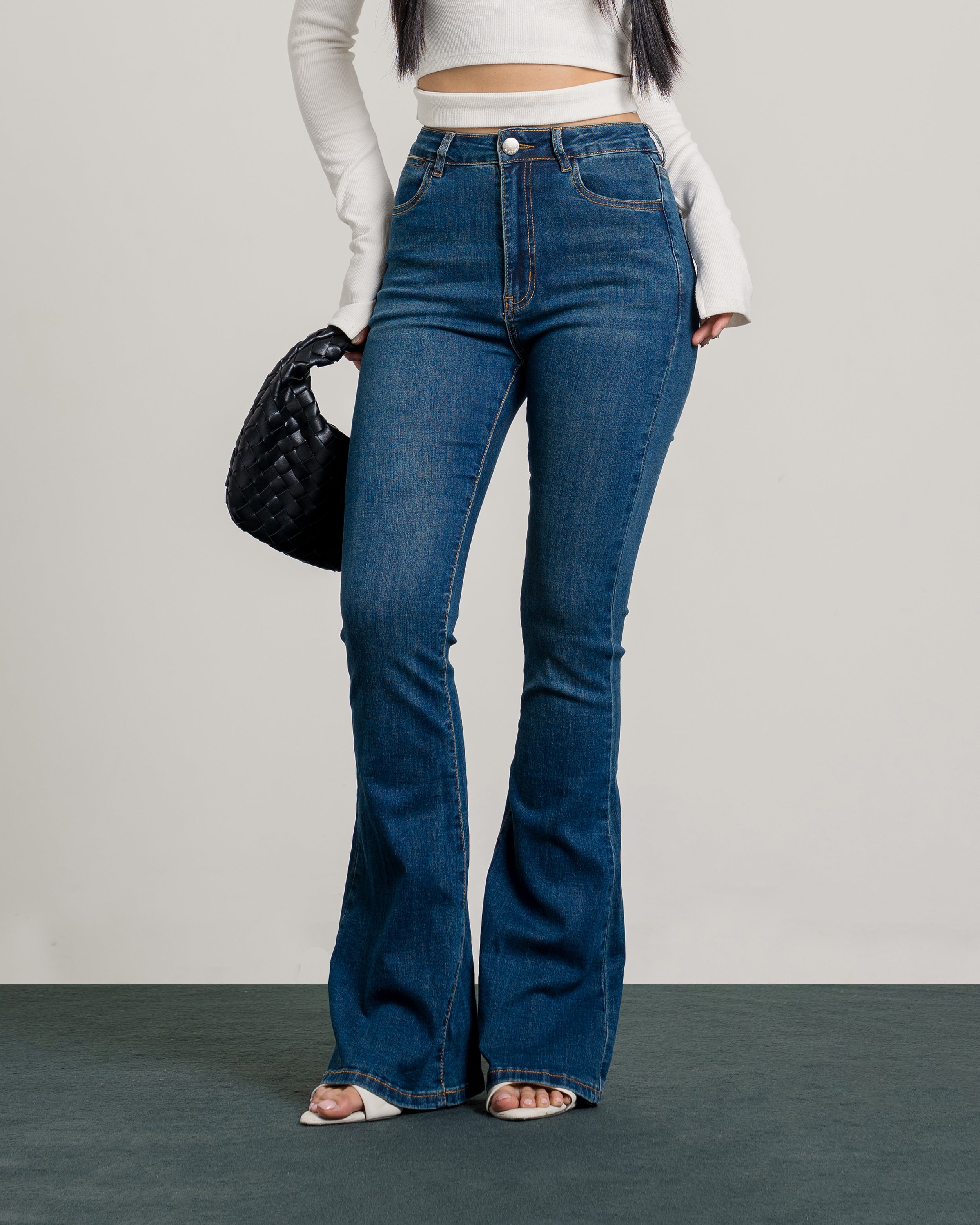 Kelly Flare Jeans in Dark Blue