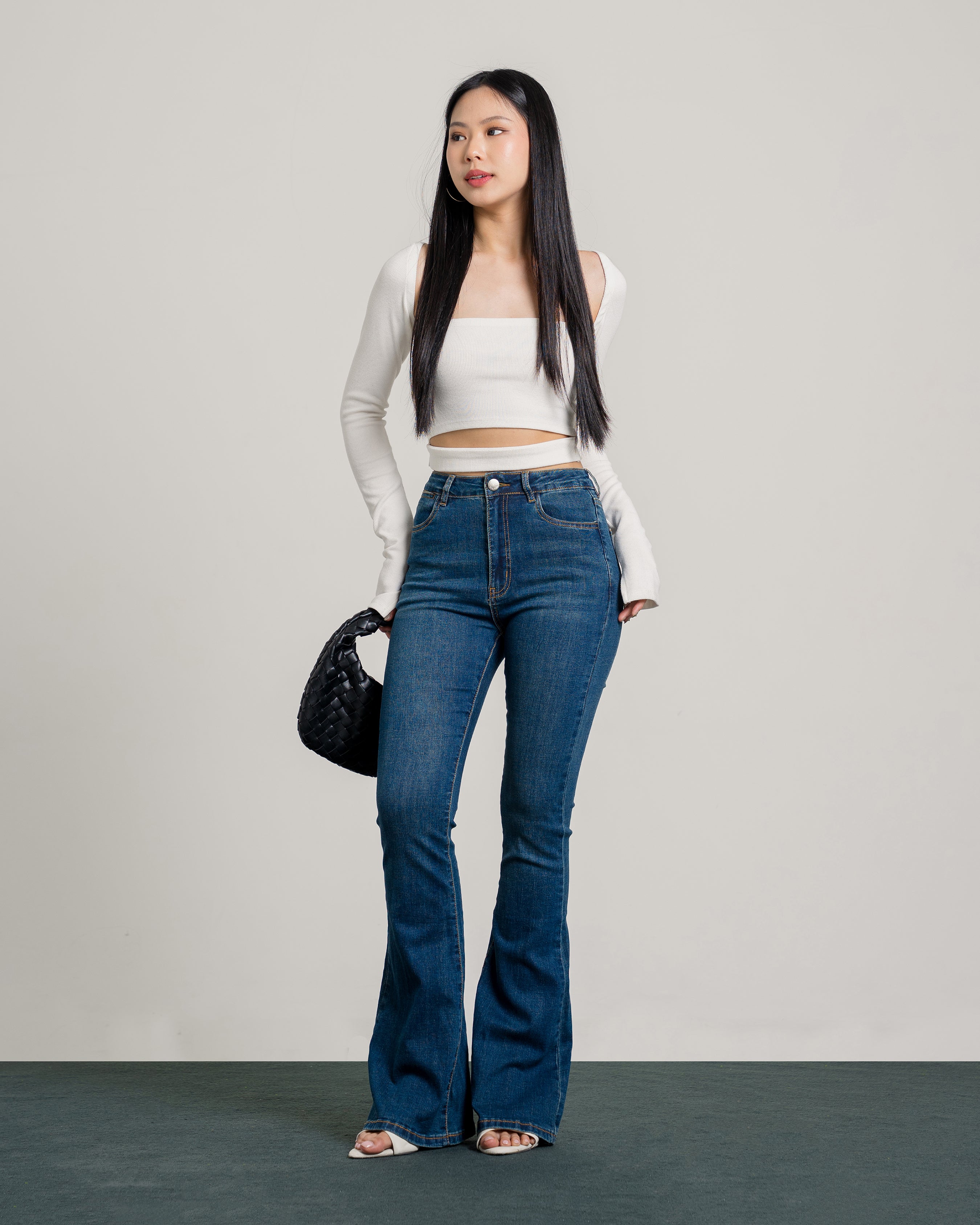 Kelly Flare Jeans in Dark Blue