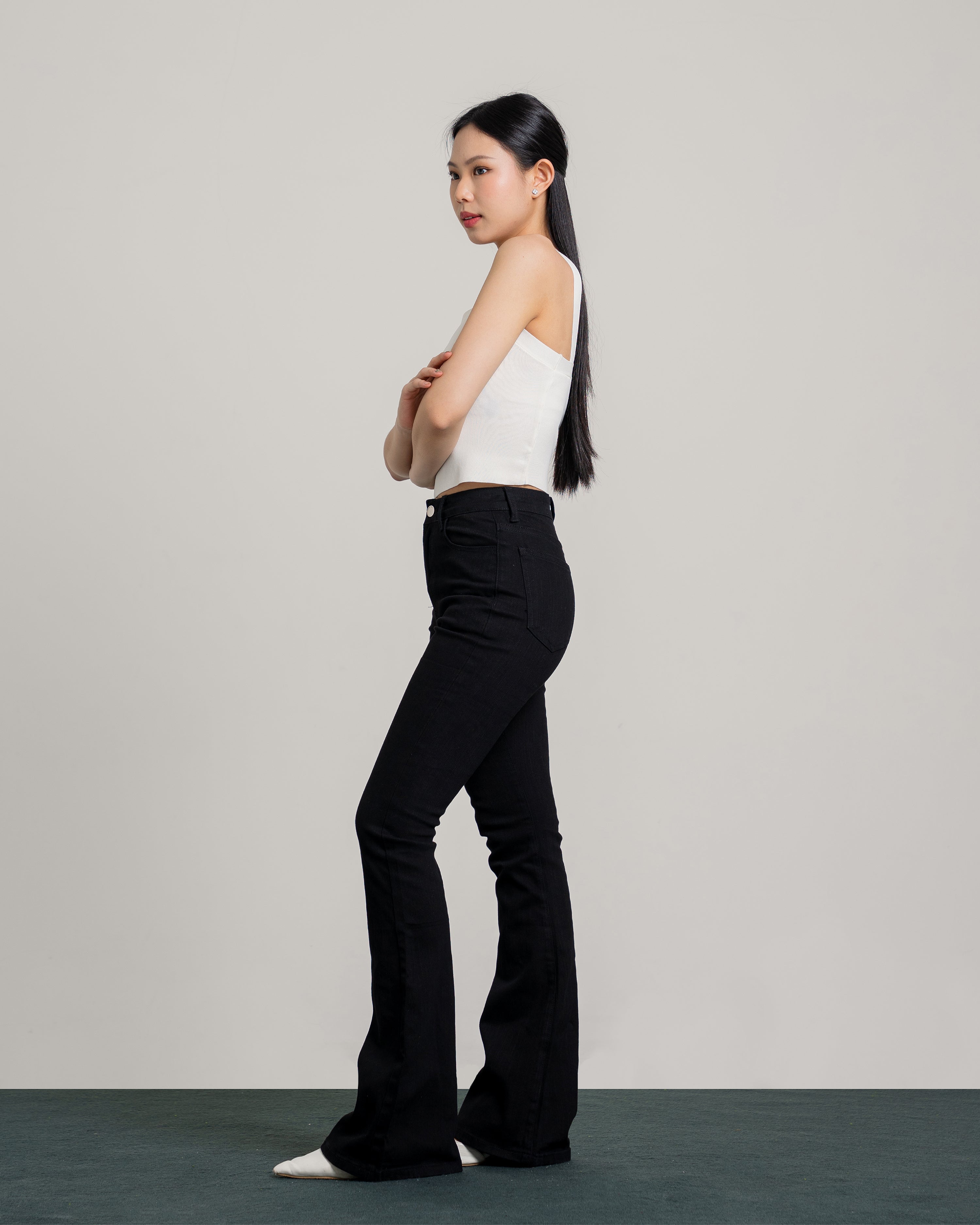 Kelly Flare Jeans in Black