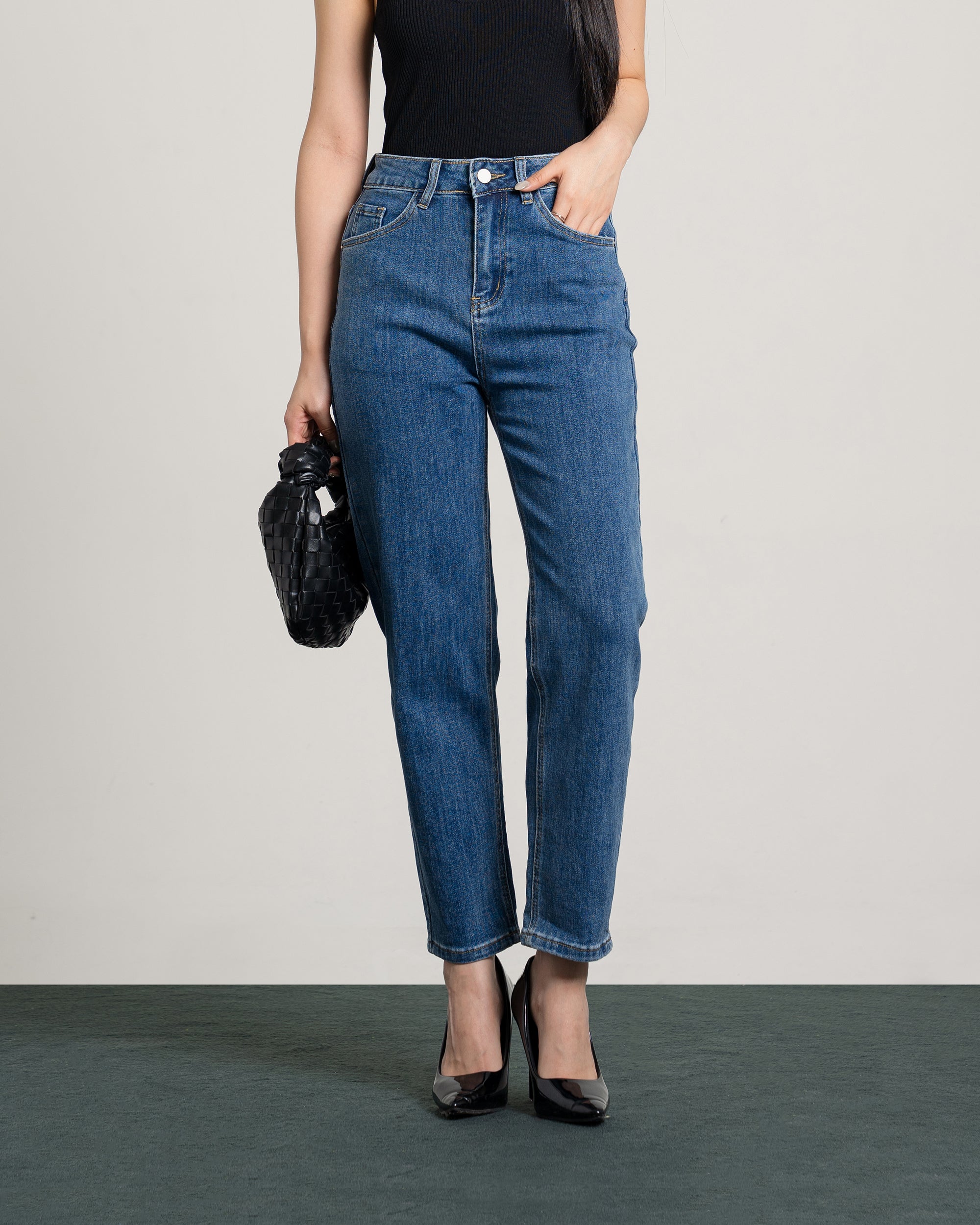 Newton Jeans in Dark Blue