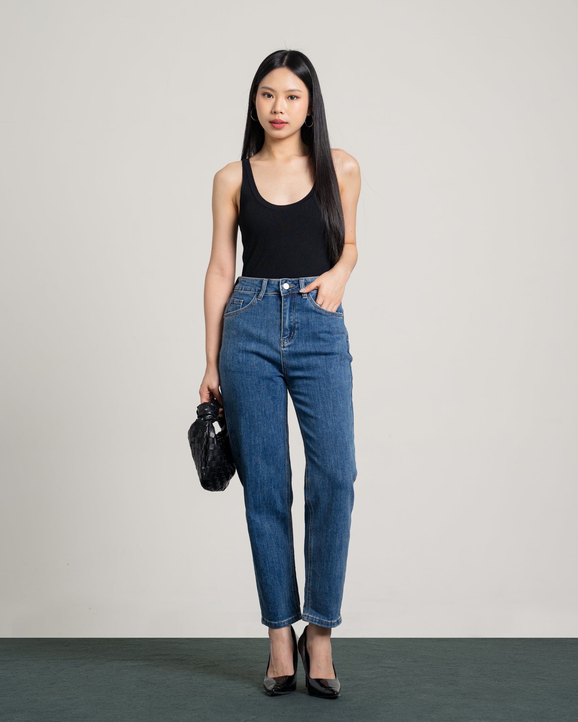 Newton Jeans in Dark Blue