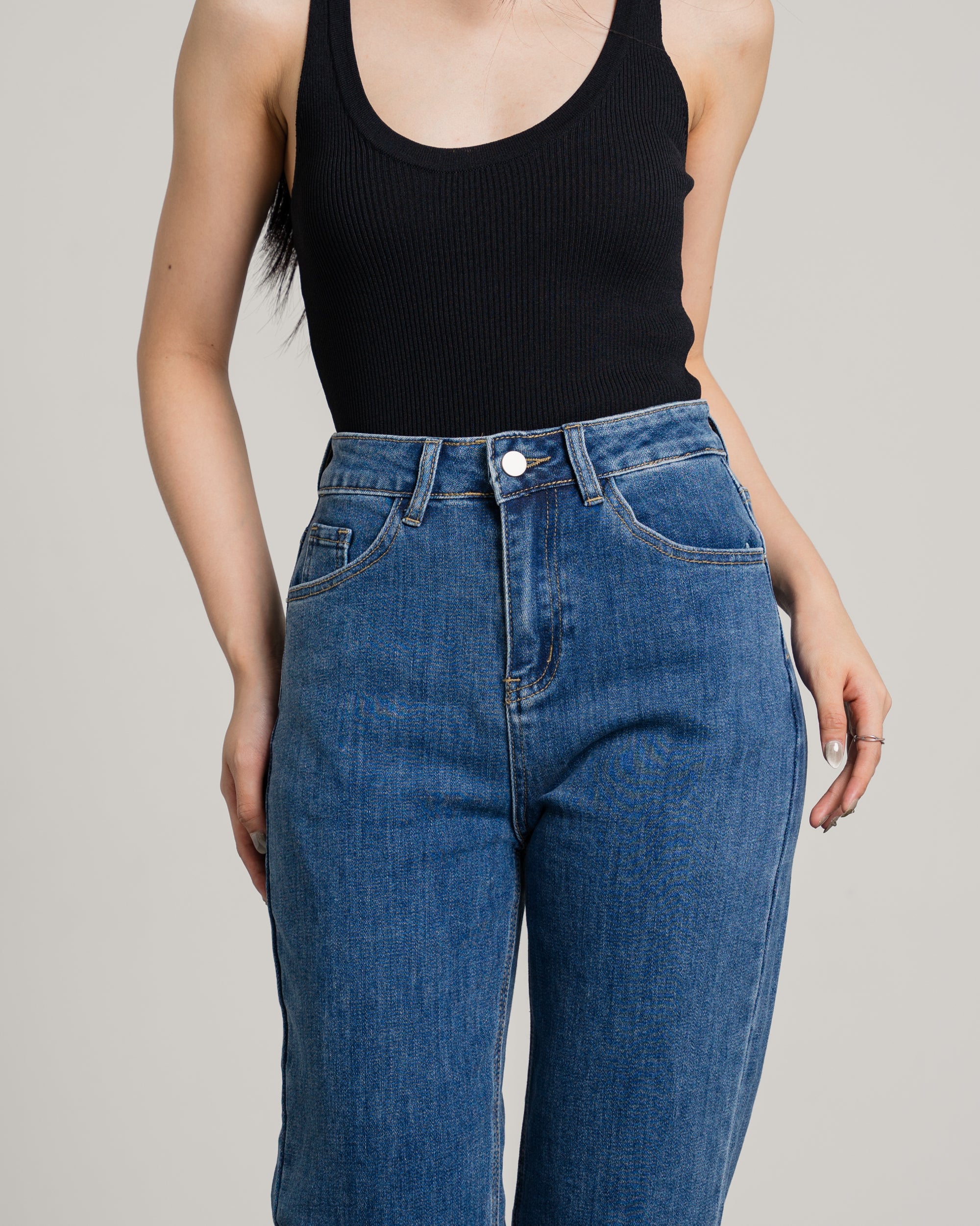 Newton Jeans in Dark Blue