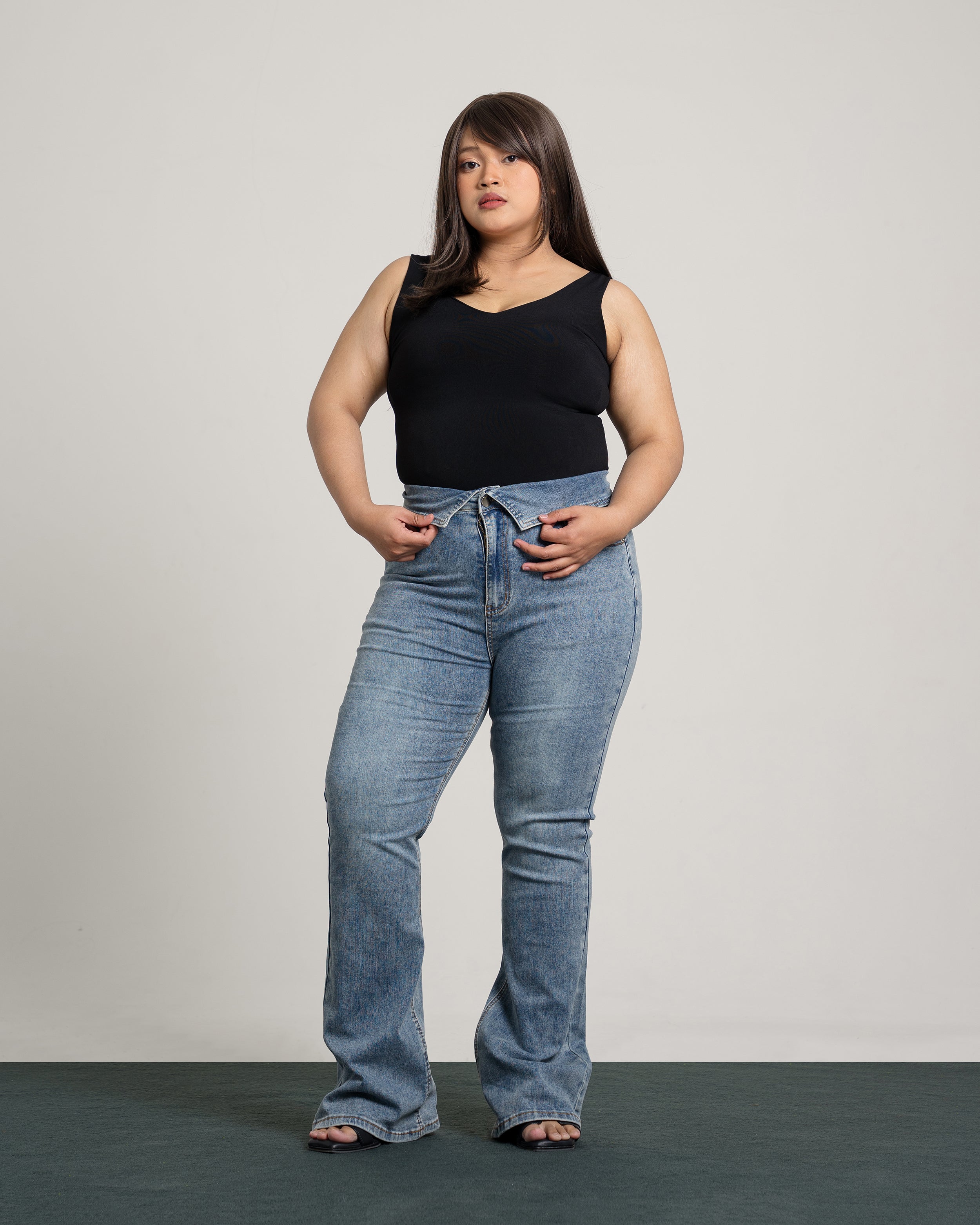 Vivienne Highwaist Cutbray Jeans in Light Blue