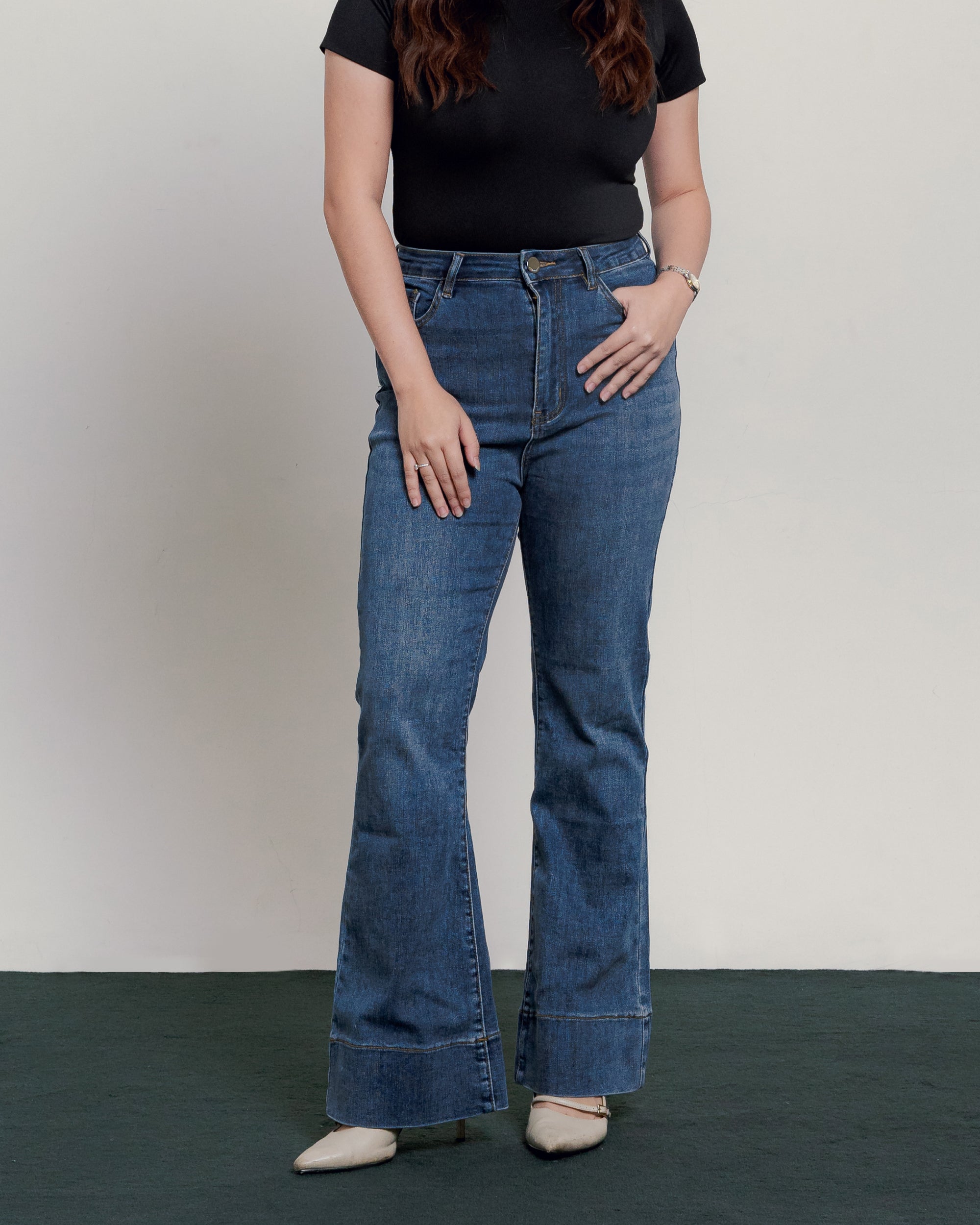 Ashley Flare Jeans Petite in Dark Blue