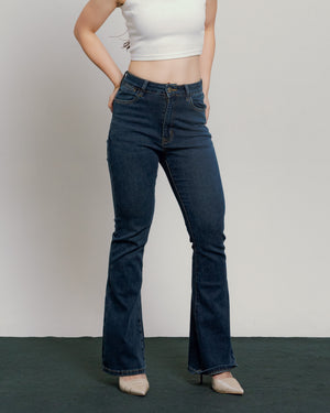 Kelly Flare Jeans Petite in Dark Blue