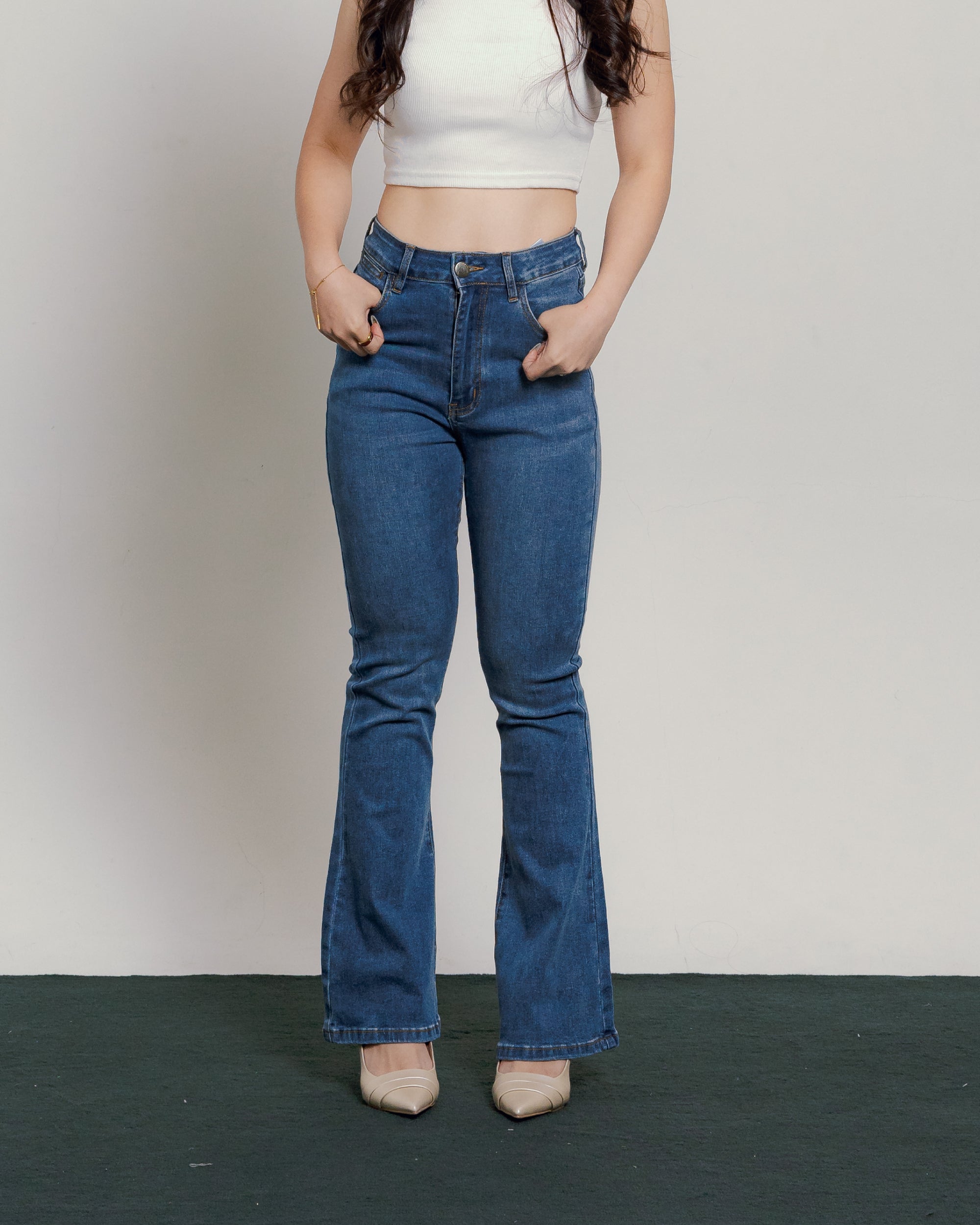 Kelly Flare Jeans Petite in Ocean Blue