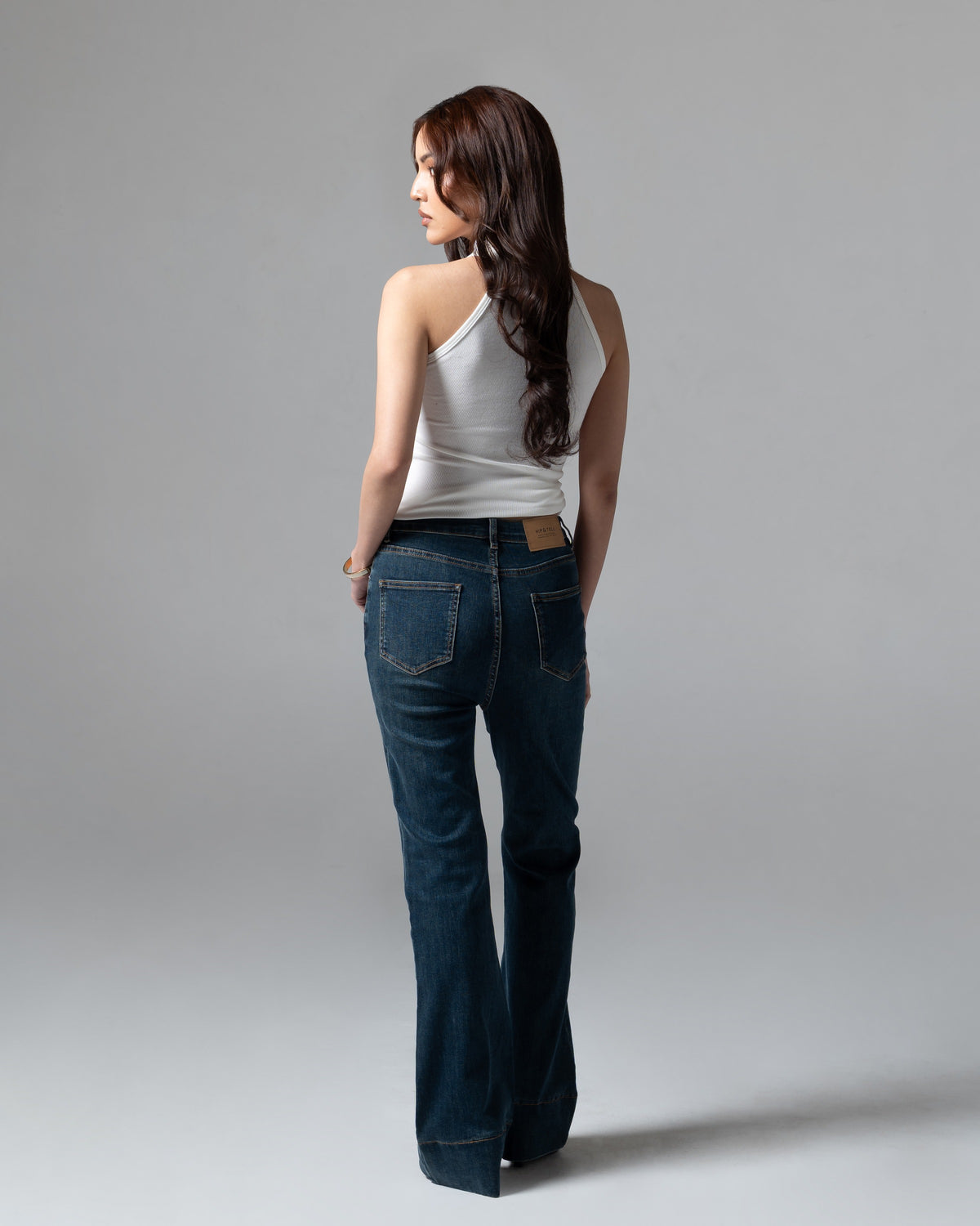 Ashley Flare Jeans Black Blue, regular size, tampak belakang