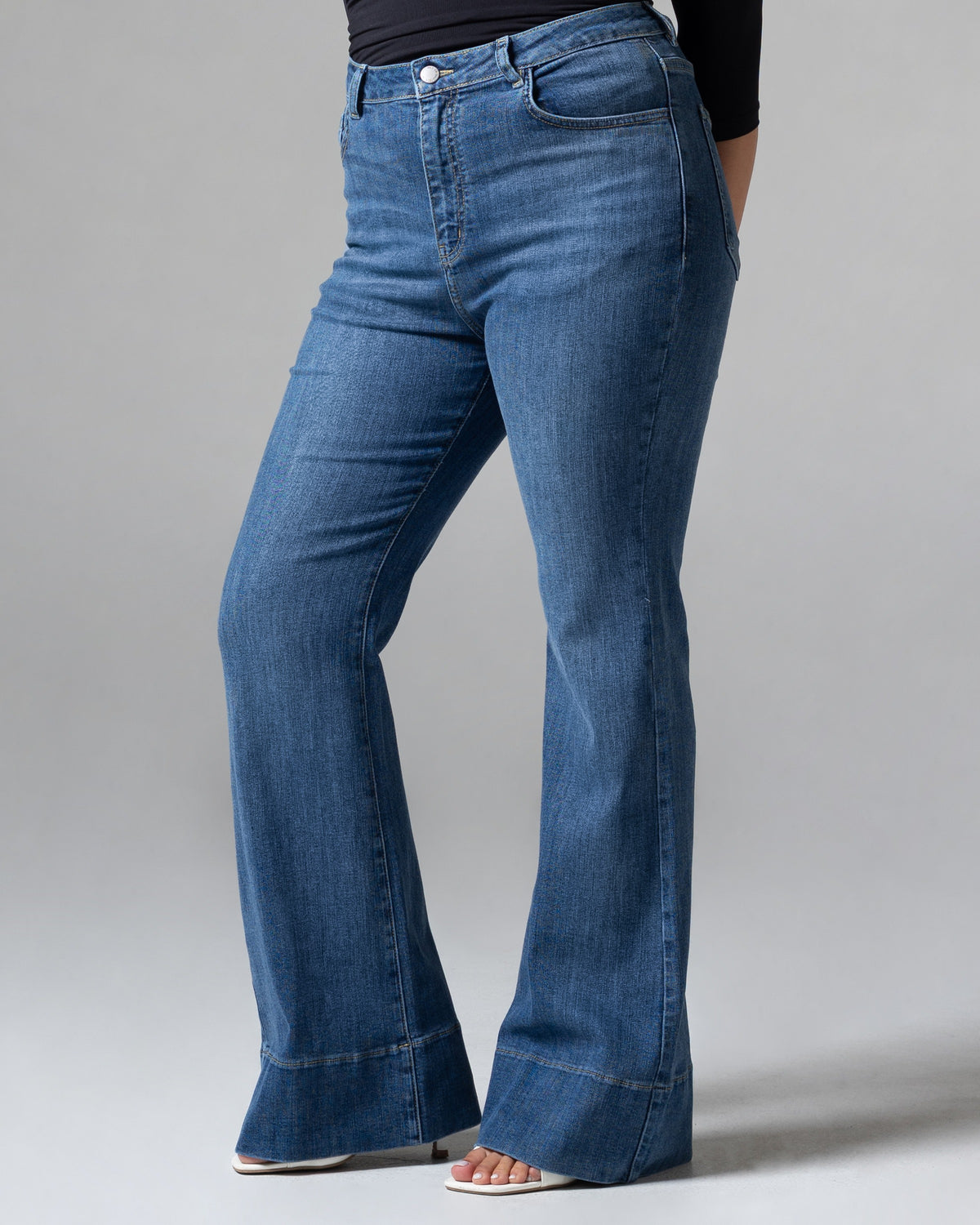 Ashley Flare Jeans Dark Blue, mid size, detail depan