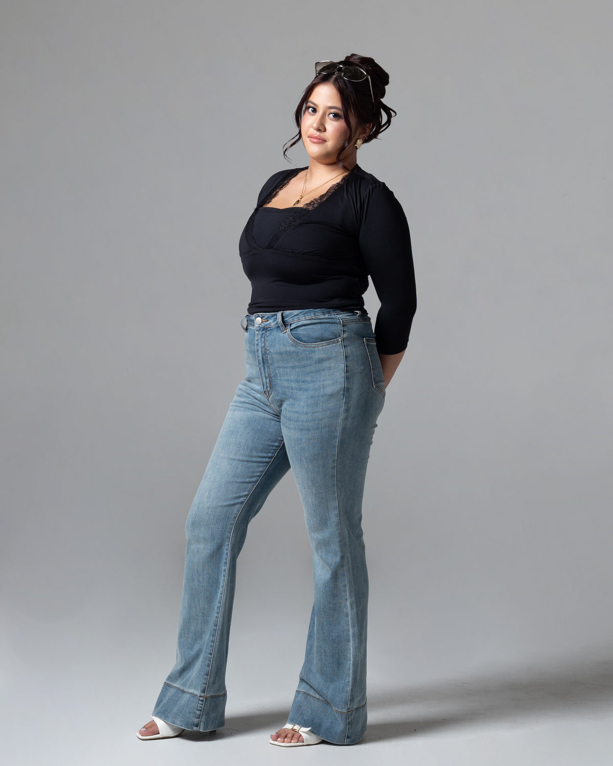 Ashley Flare Jeans Light Blue, mid size, tampak depan