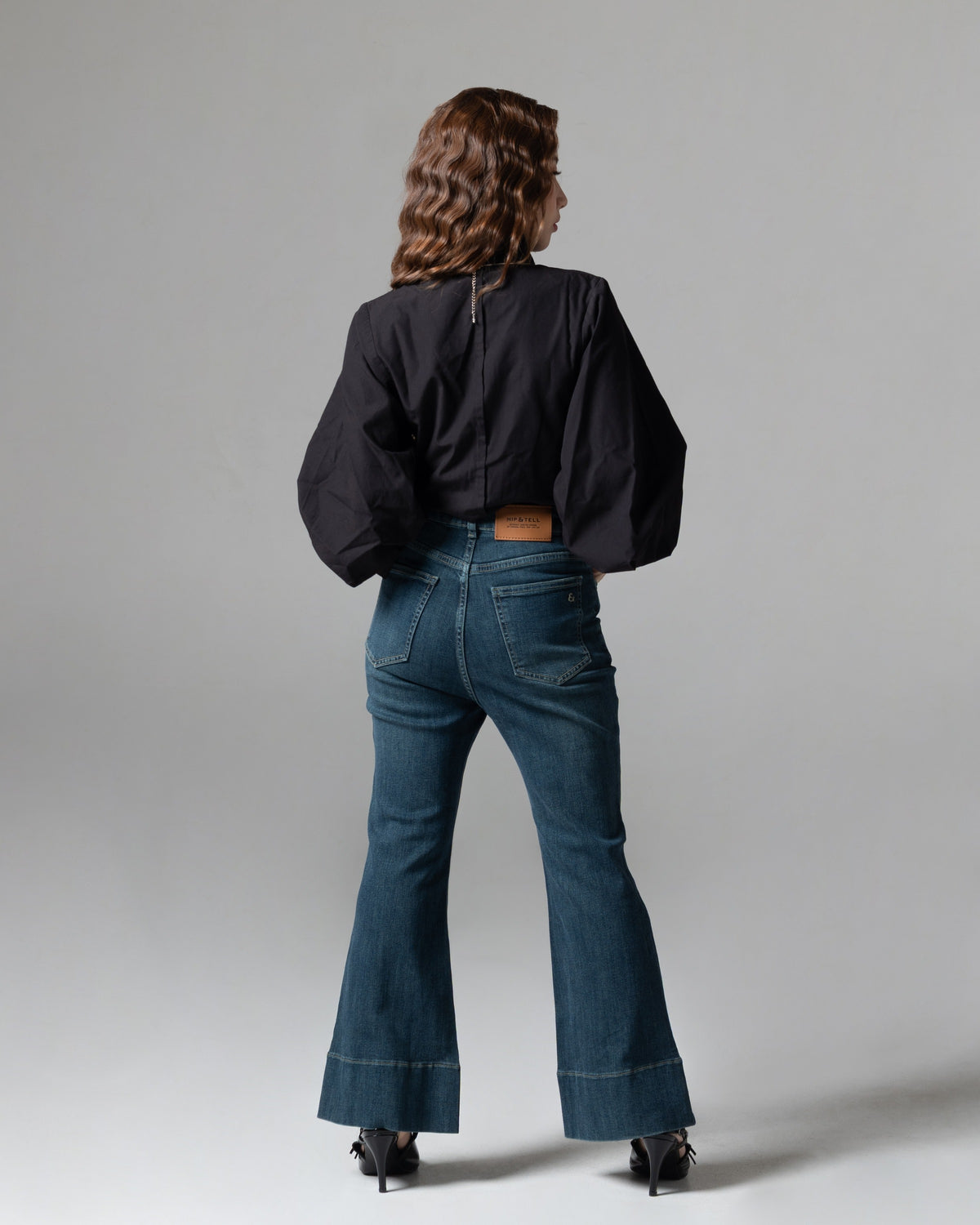 Ashley Flare Jeans Petite Black Blue, petite size, tampak belakang