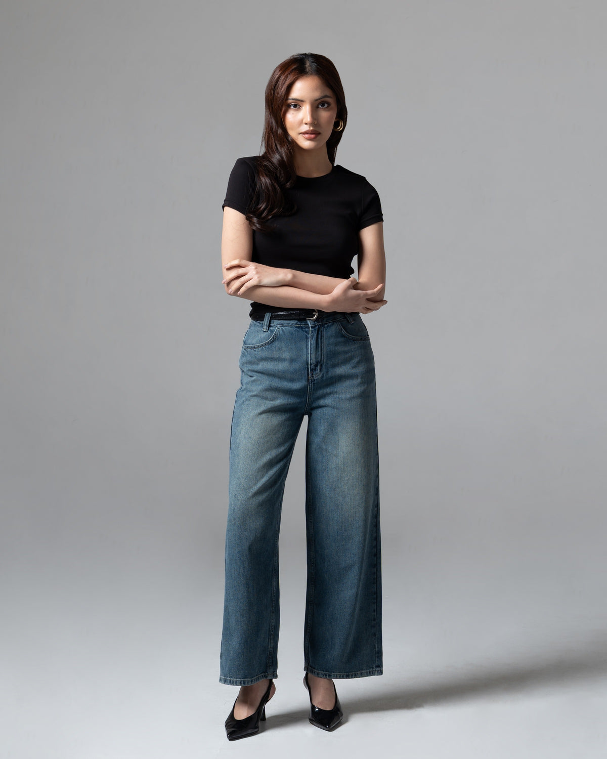 Avery Top Black, regular size, tampak depan