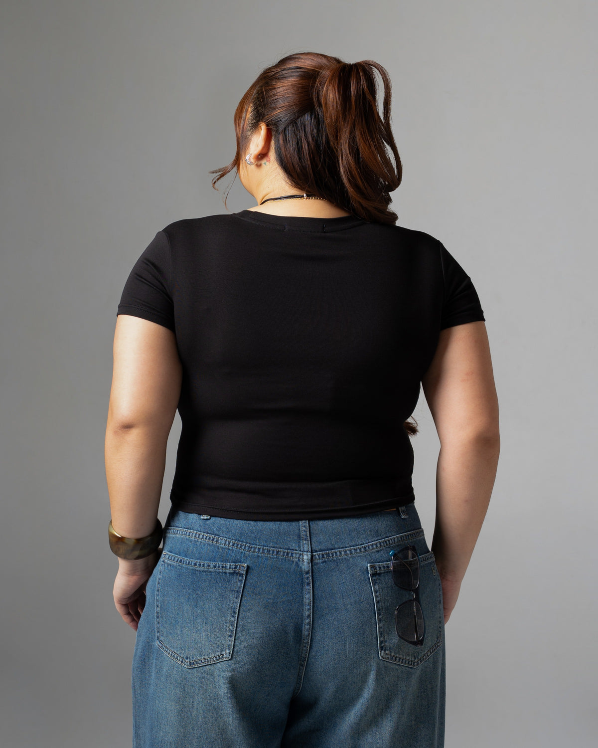 Avery Top Black, big size, detail belakang