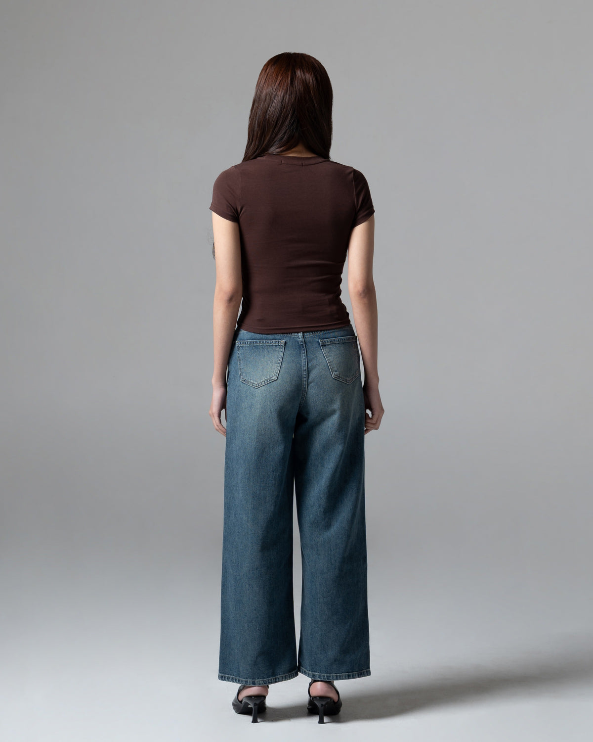 Avery Top Brown, regular size, tampak belakang