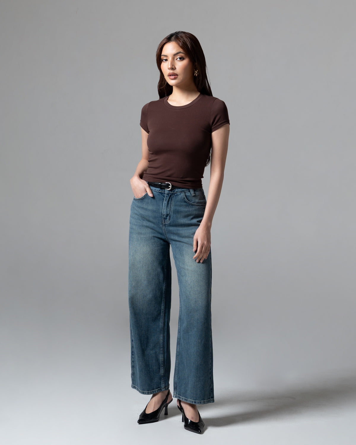 Avery Top Brown, regular size, tampak depan