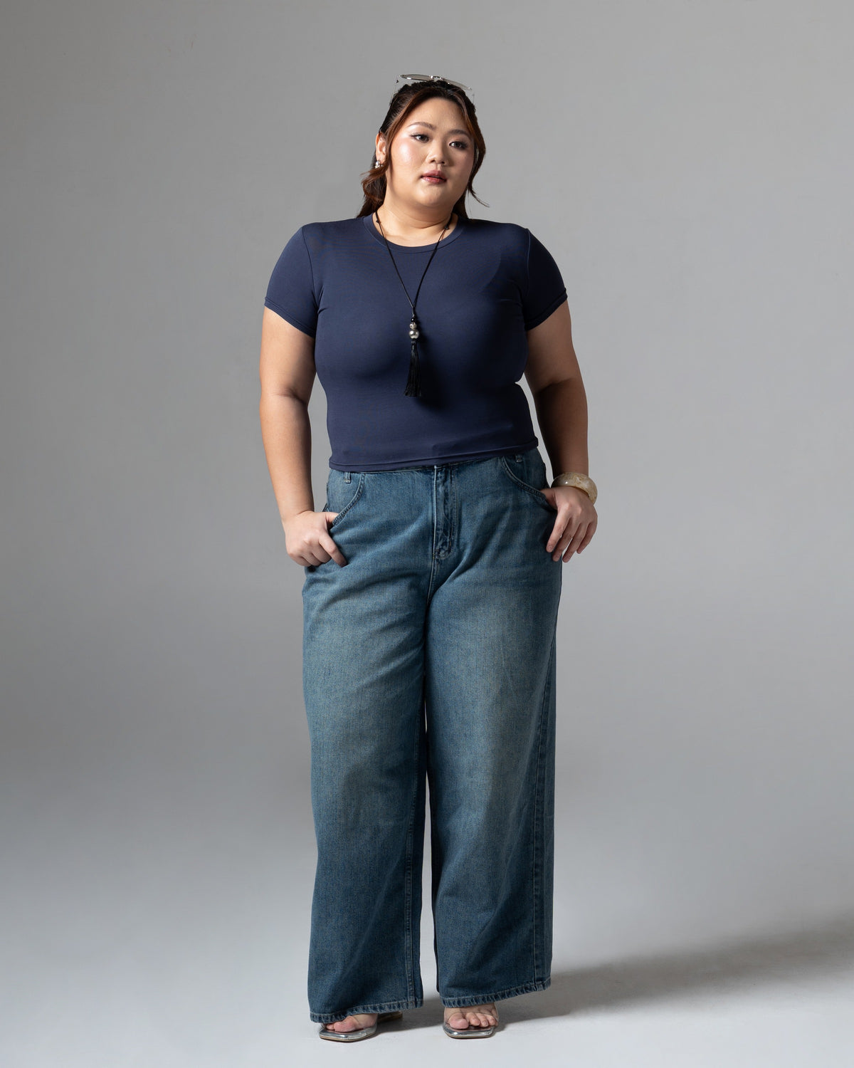 Avery Top Navy, big size, tampak depan
